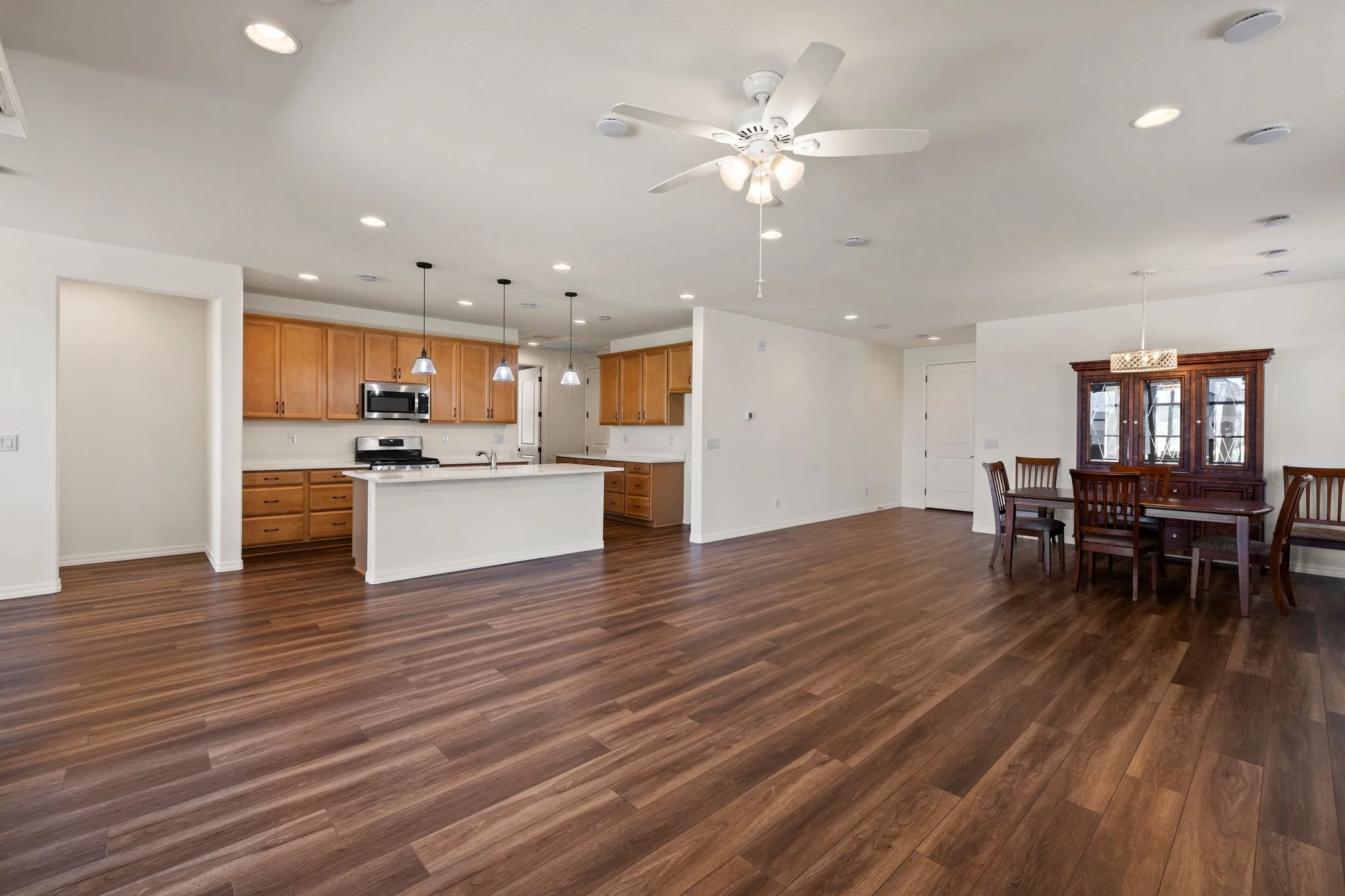 075-Living Room.jpg