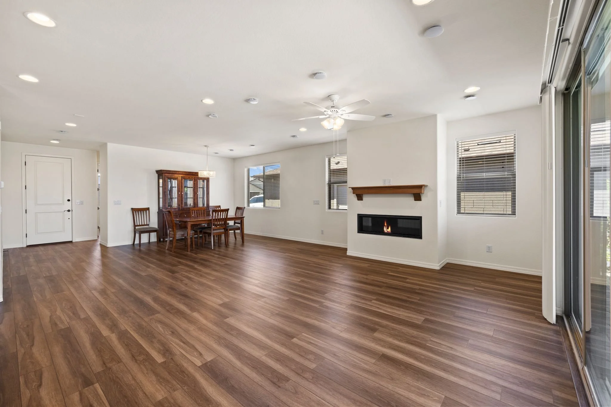 069-Living Room.jpg