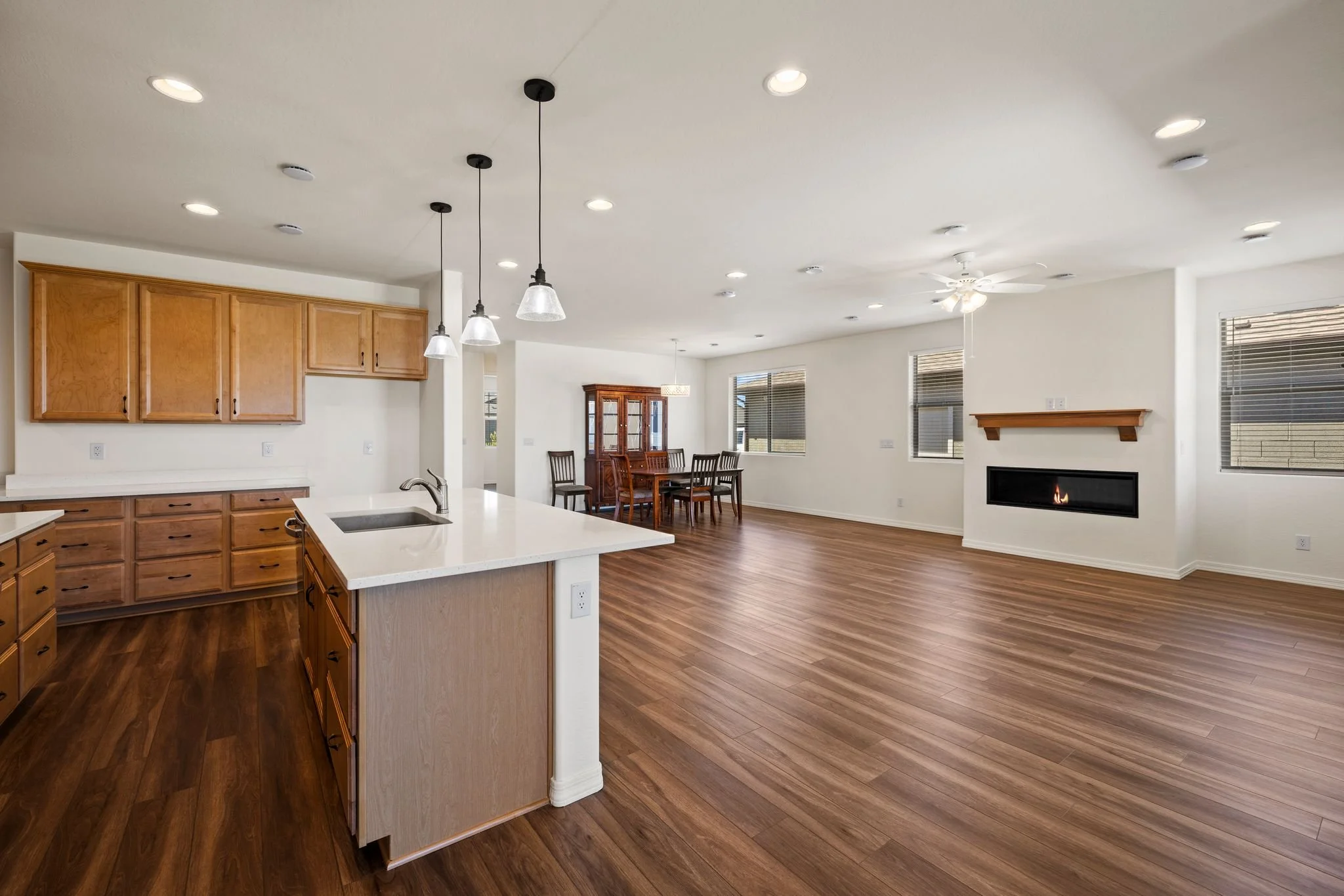 090-Kitchen.jpg