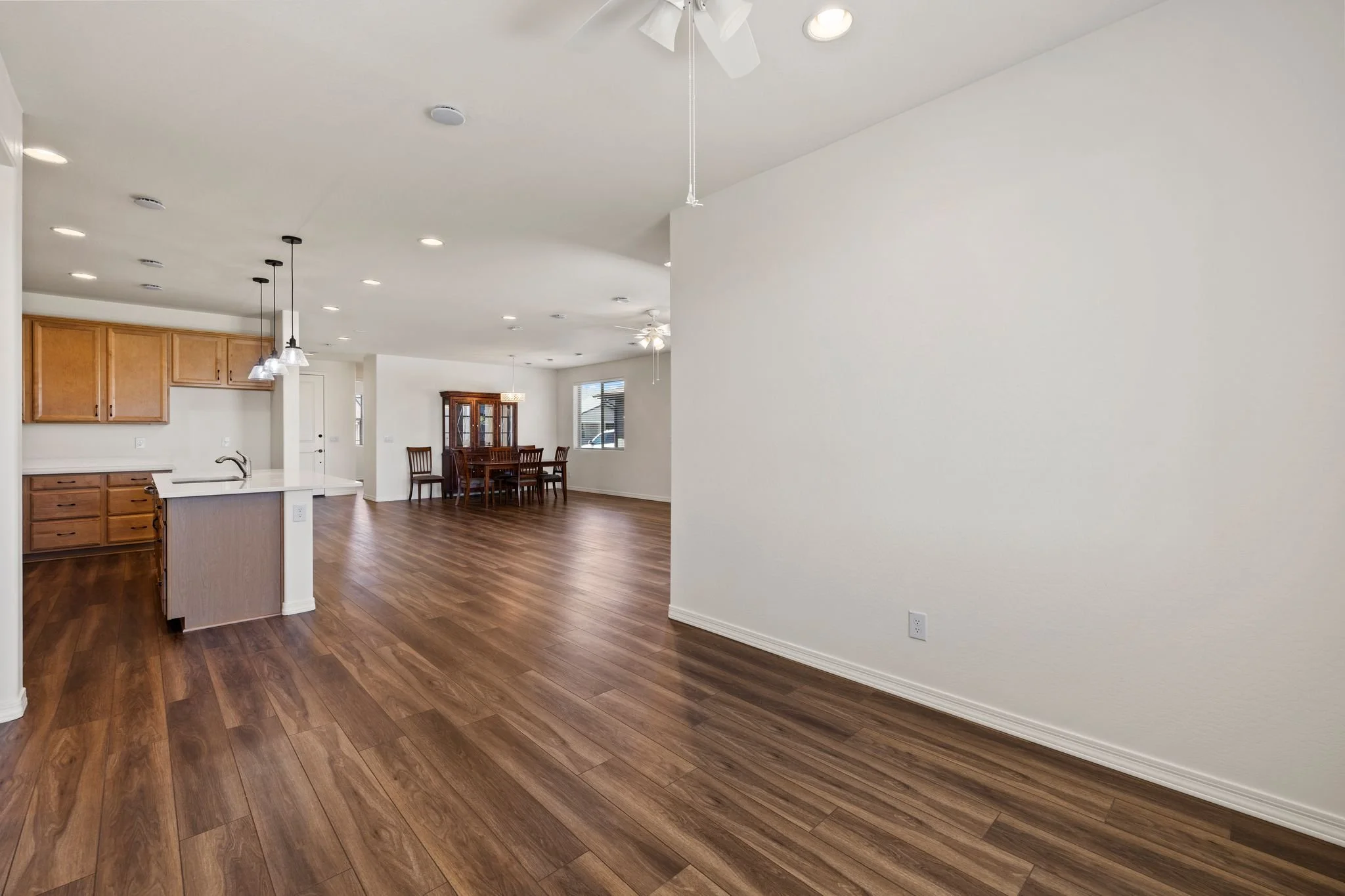 110-Breakfast Nook.jpg