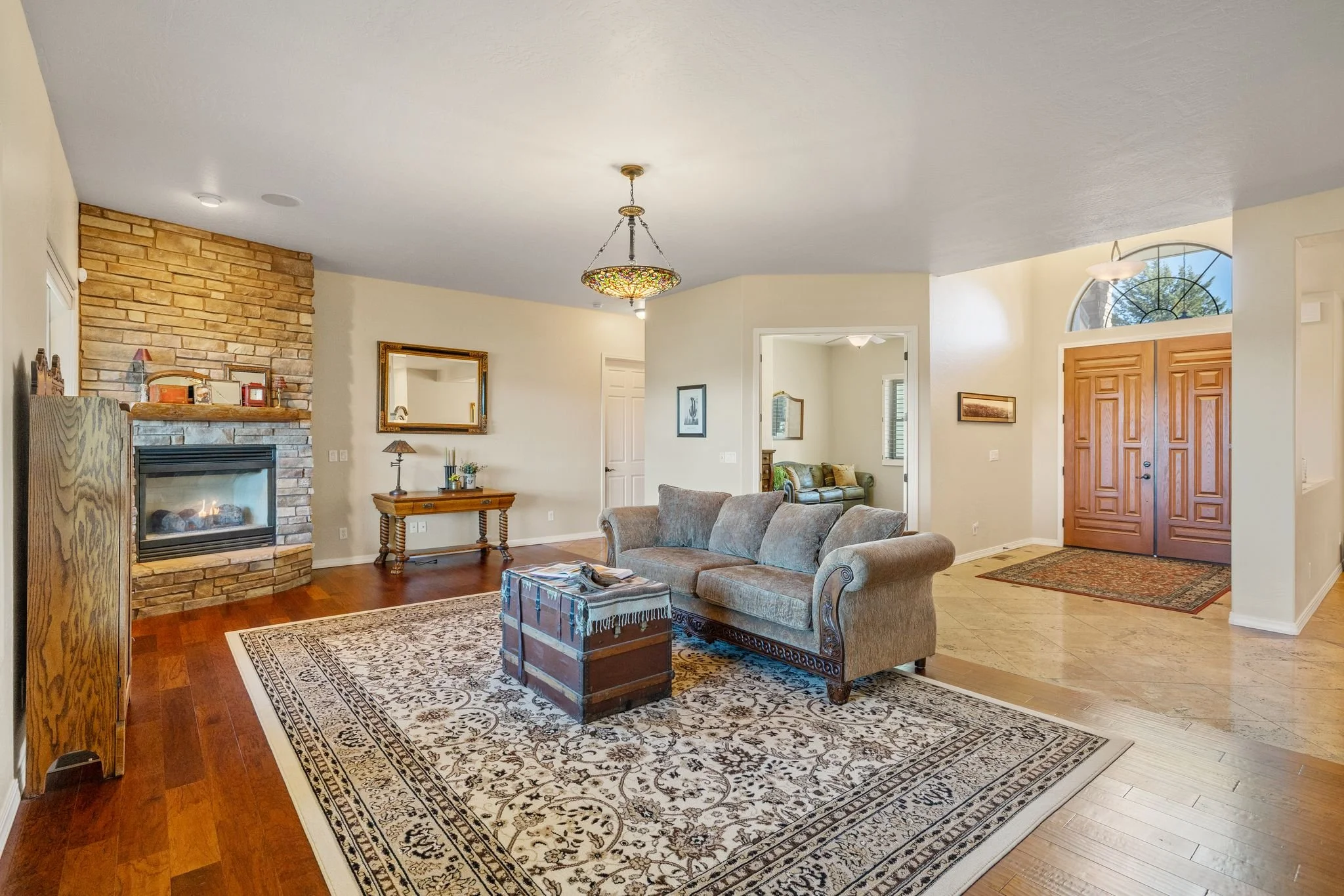 034-Living Room.jpg