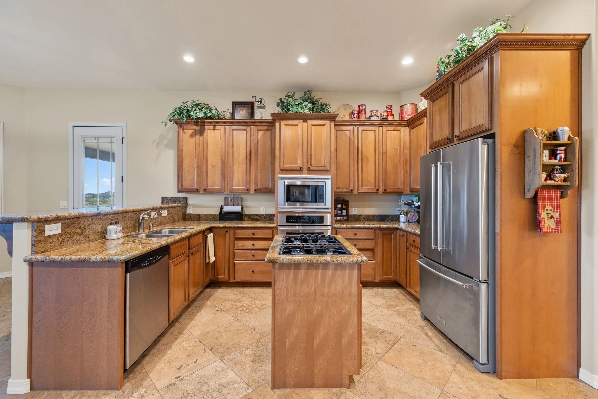 059-Kitchen.jpg