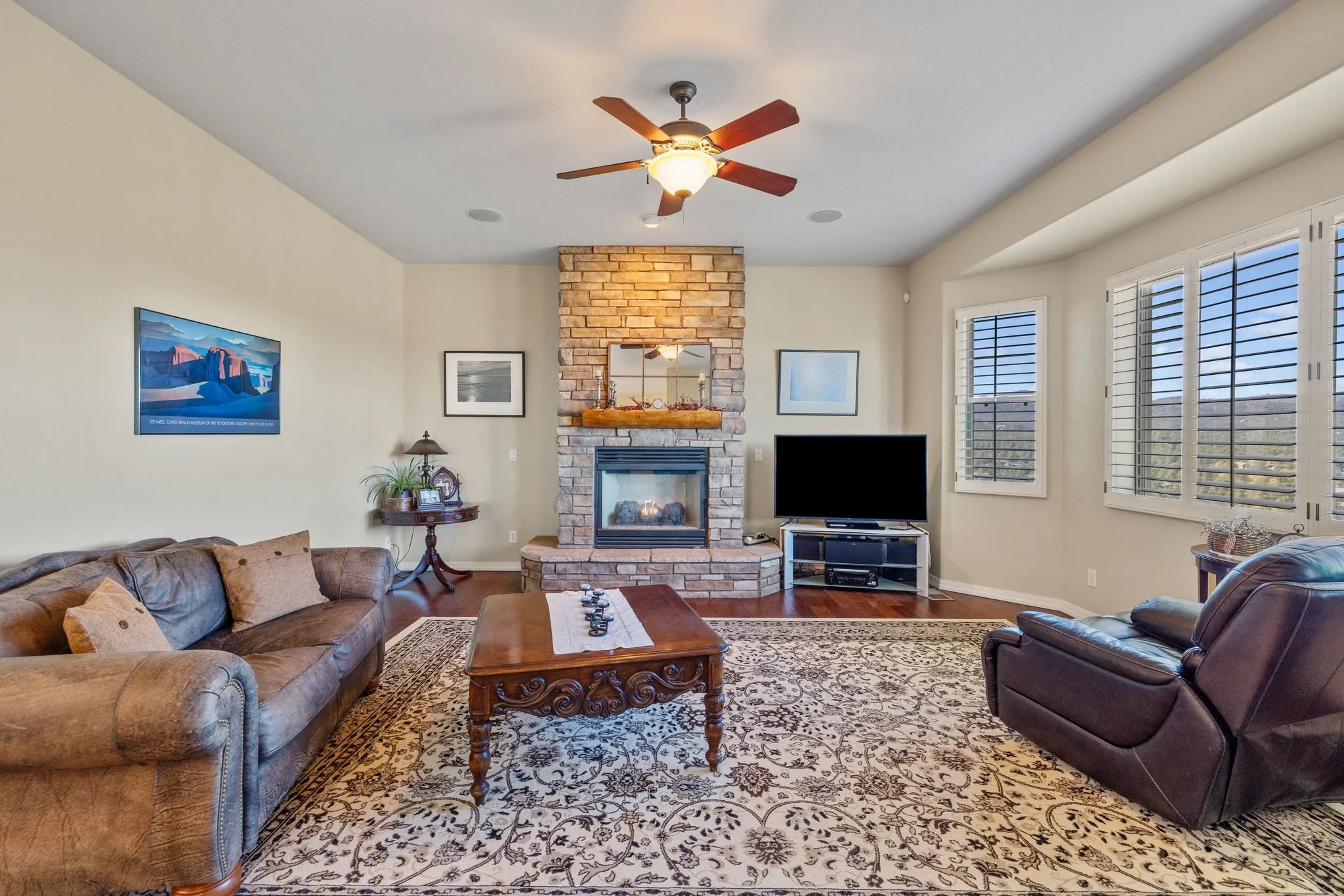 094-Living Room 2.jpg