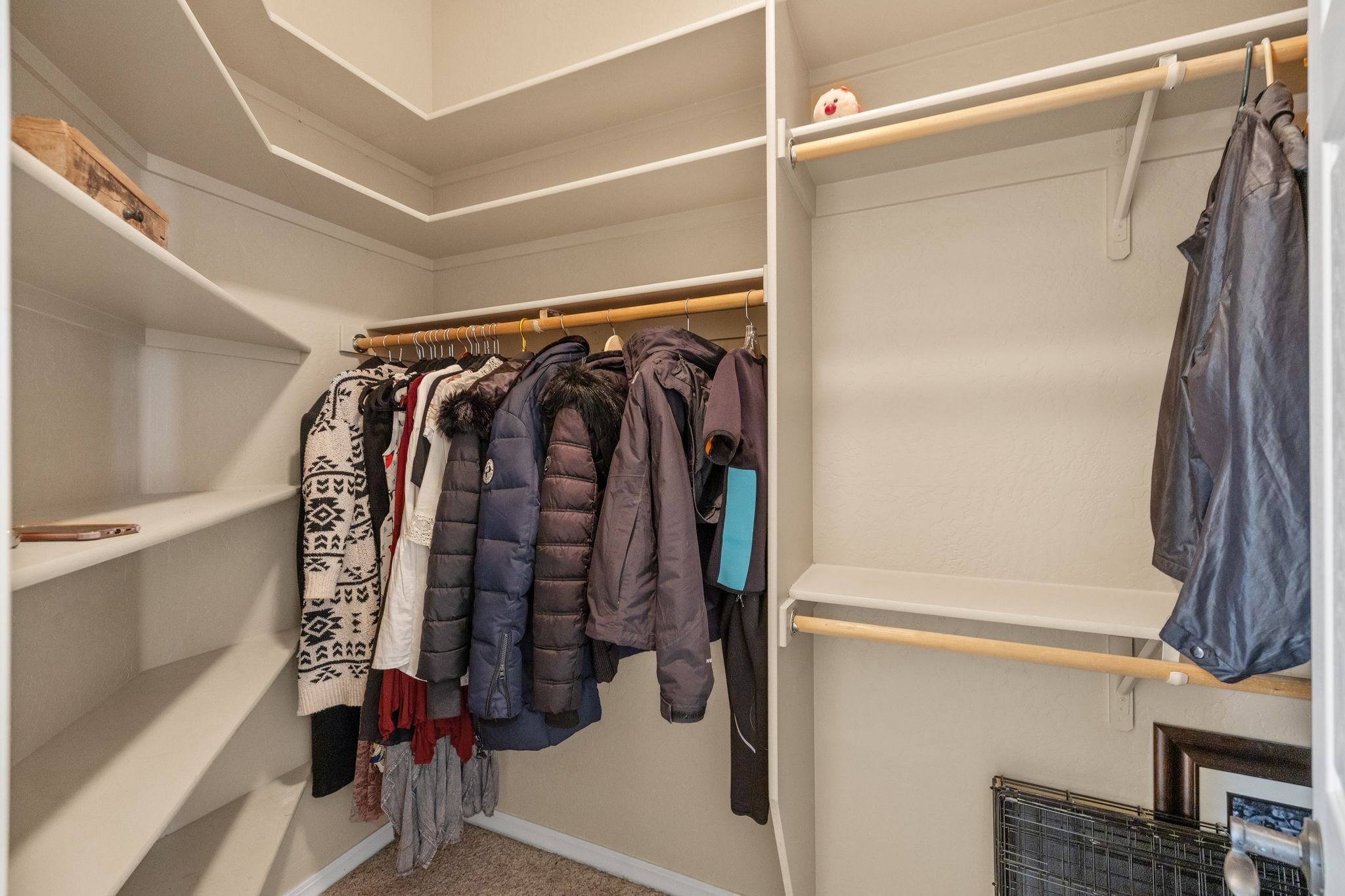 170-Primary Closet.jpg