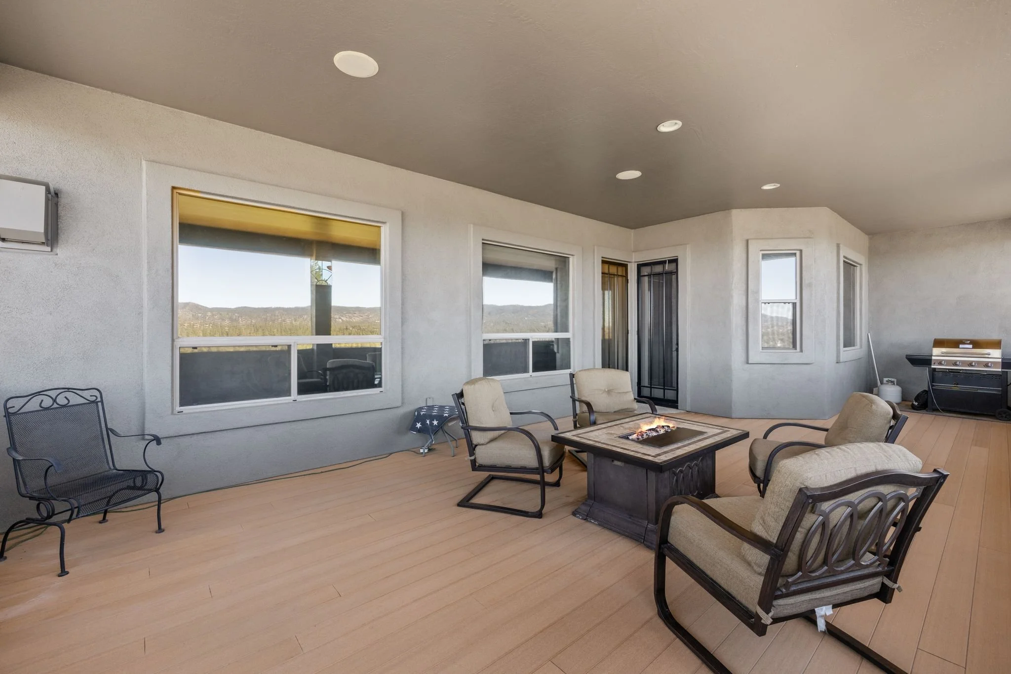 209-Patio 1.jpg