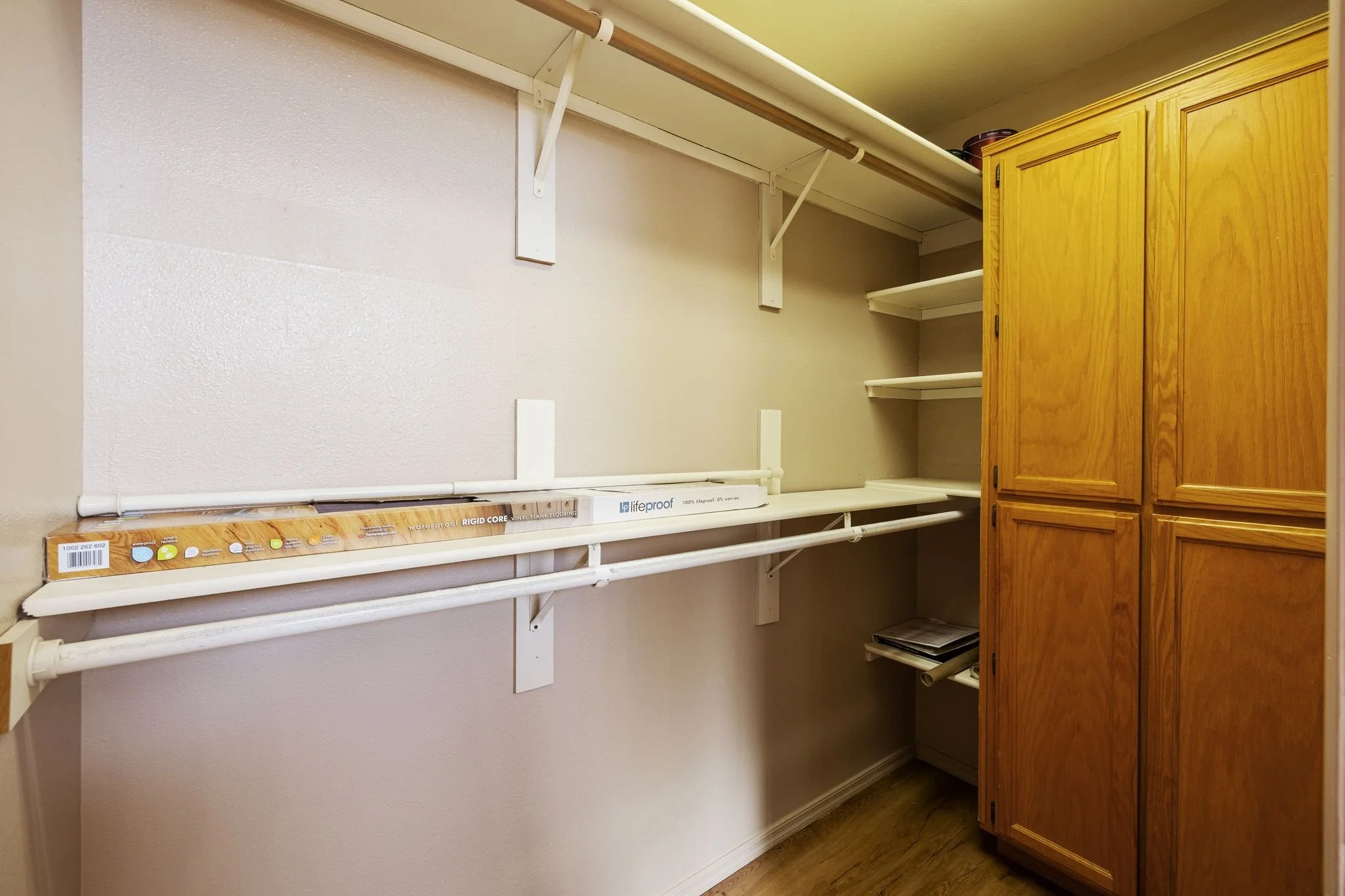 084-Primary Closet.jpg