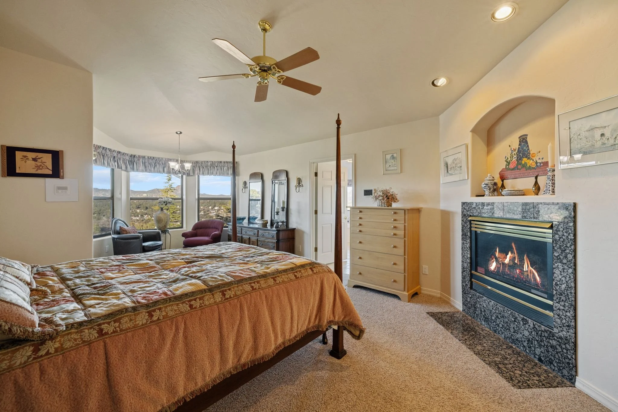 154-Primary Bedroom.jpg