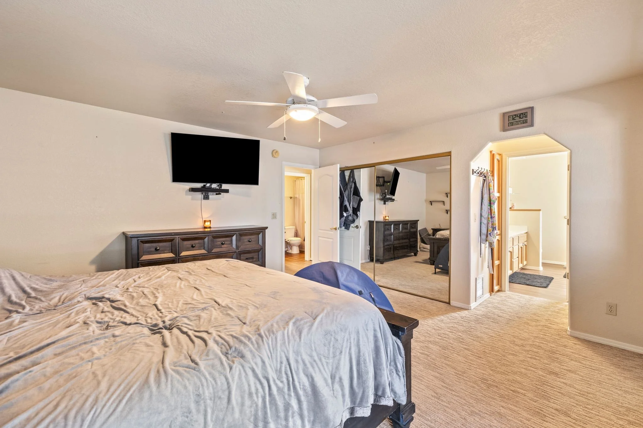 120-Primary Bedroom.jpg