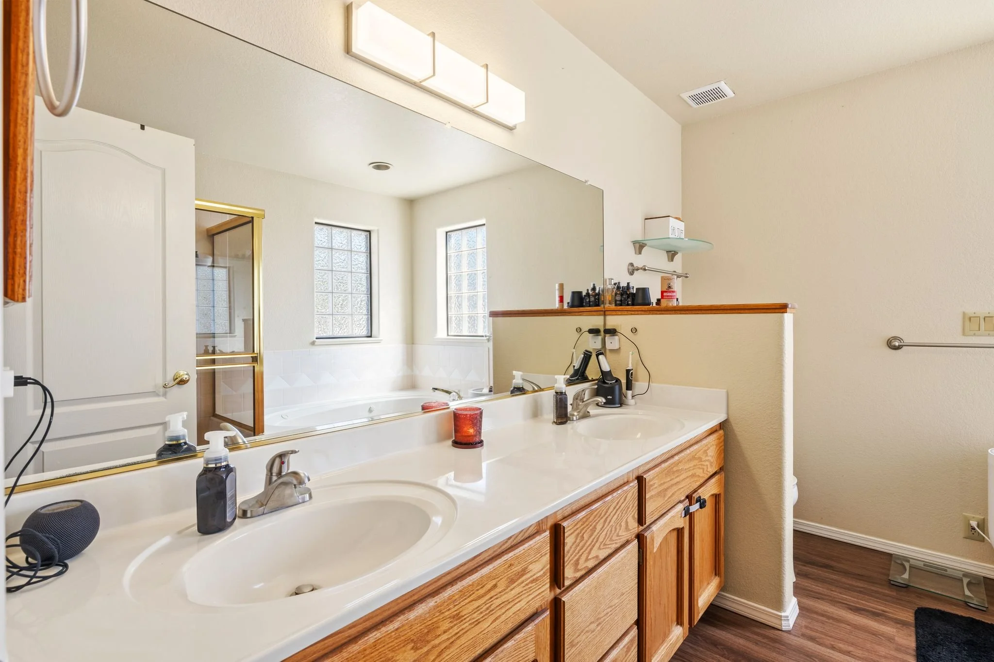 124-Primary Bathroom.jpg