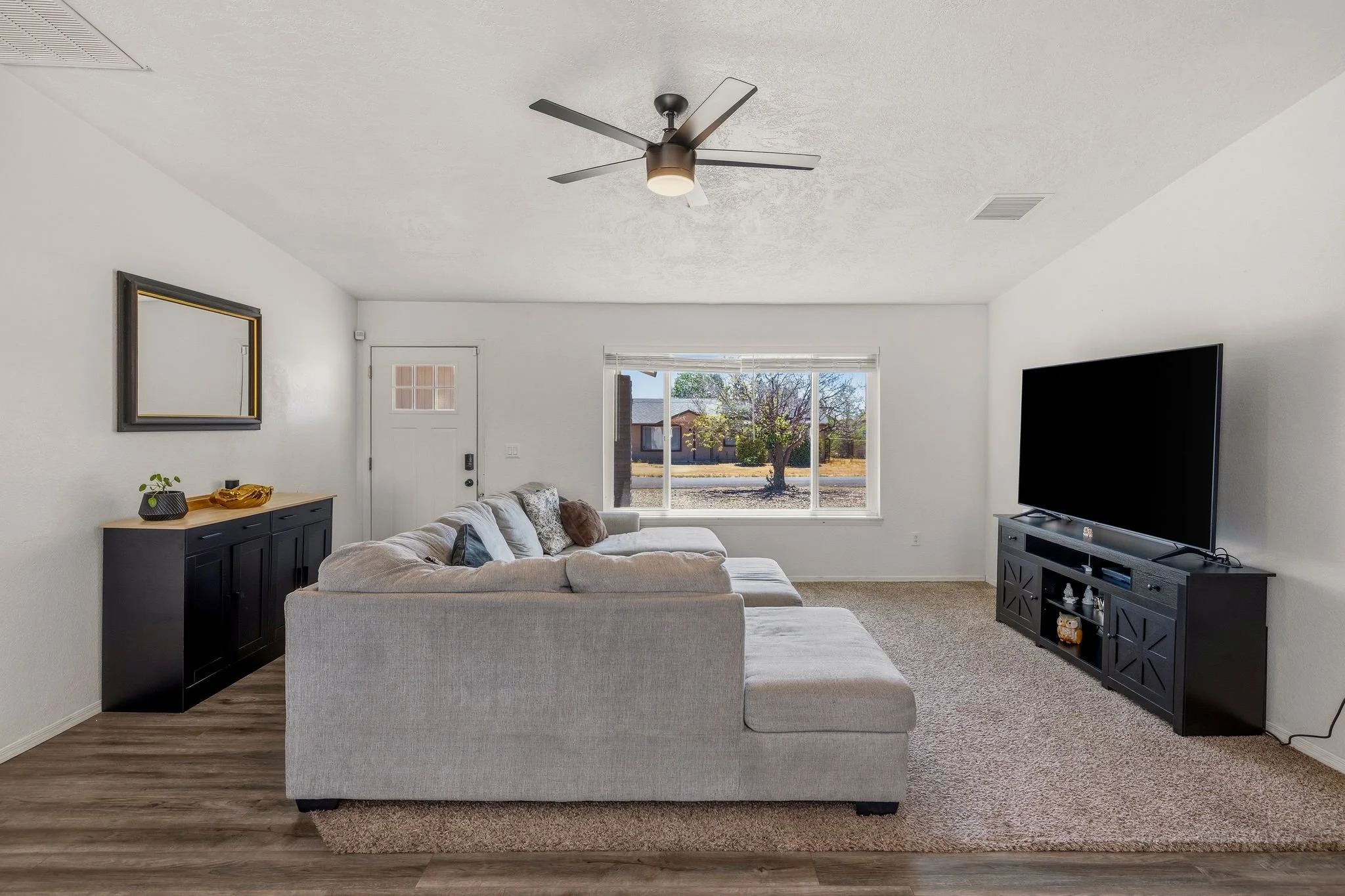 027-Living Room.jpg