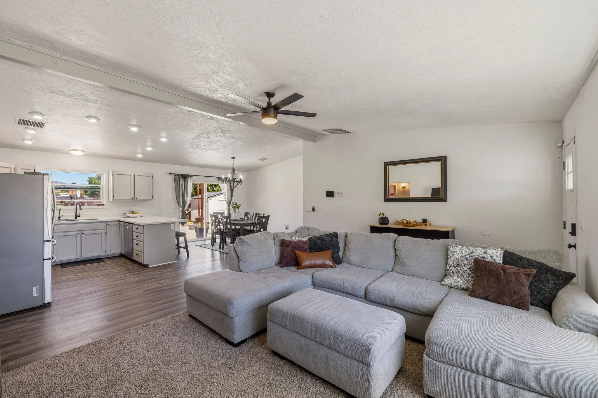 032-Living Room.jpg