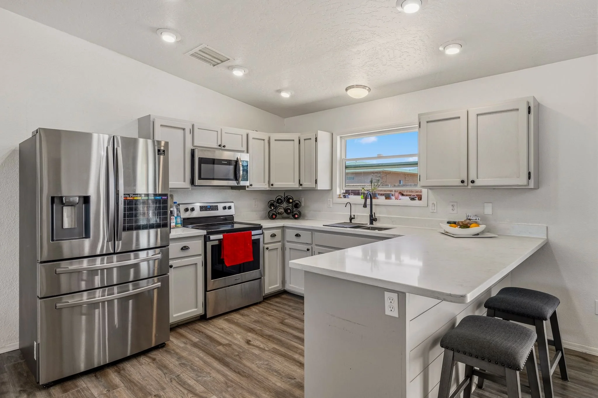 042-Kitchen.jpg