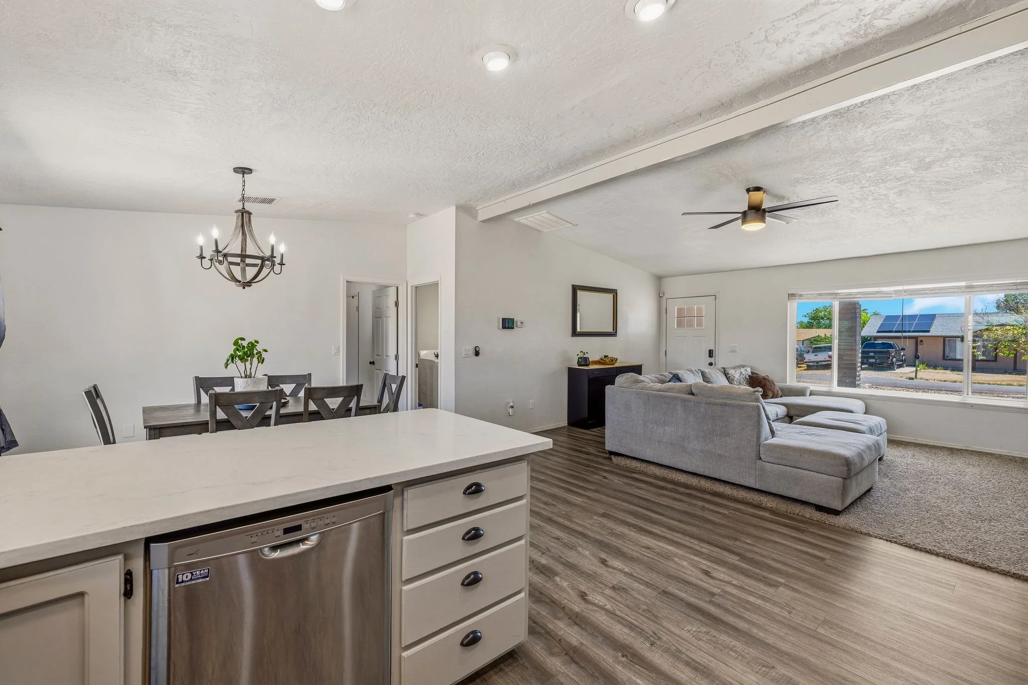 052-Kitchen.jpg