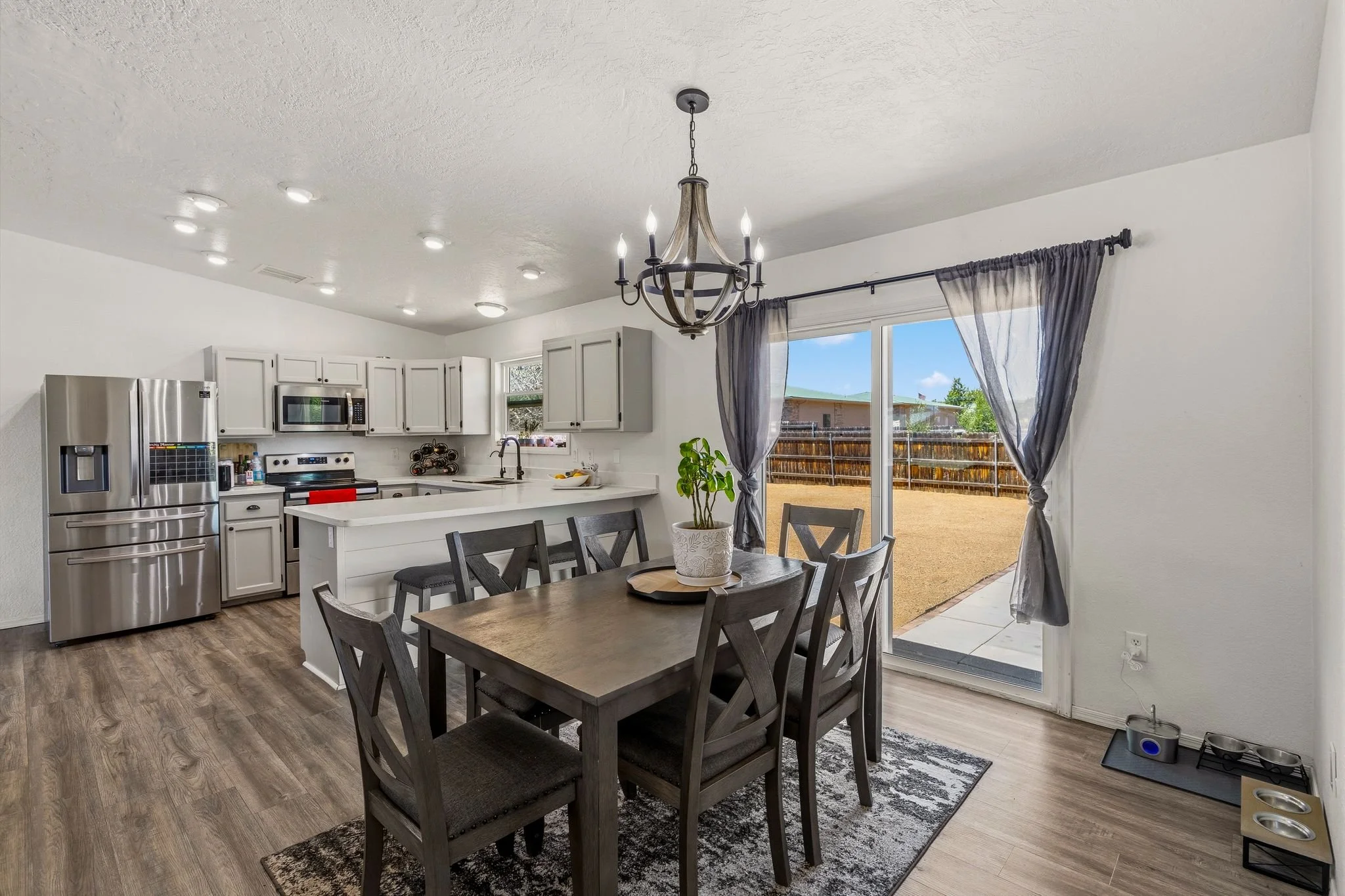 057-Dining Room.jpg