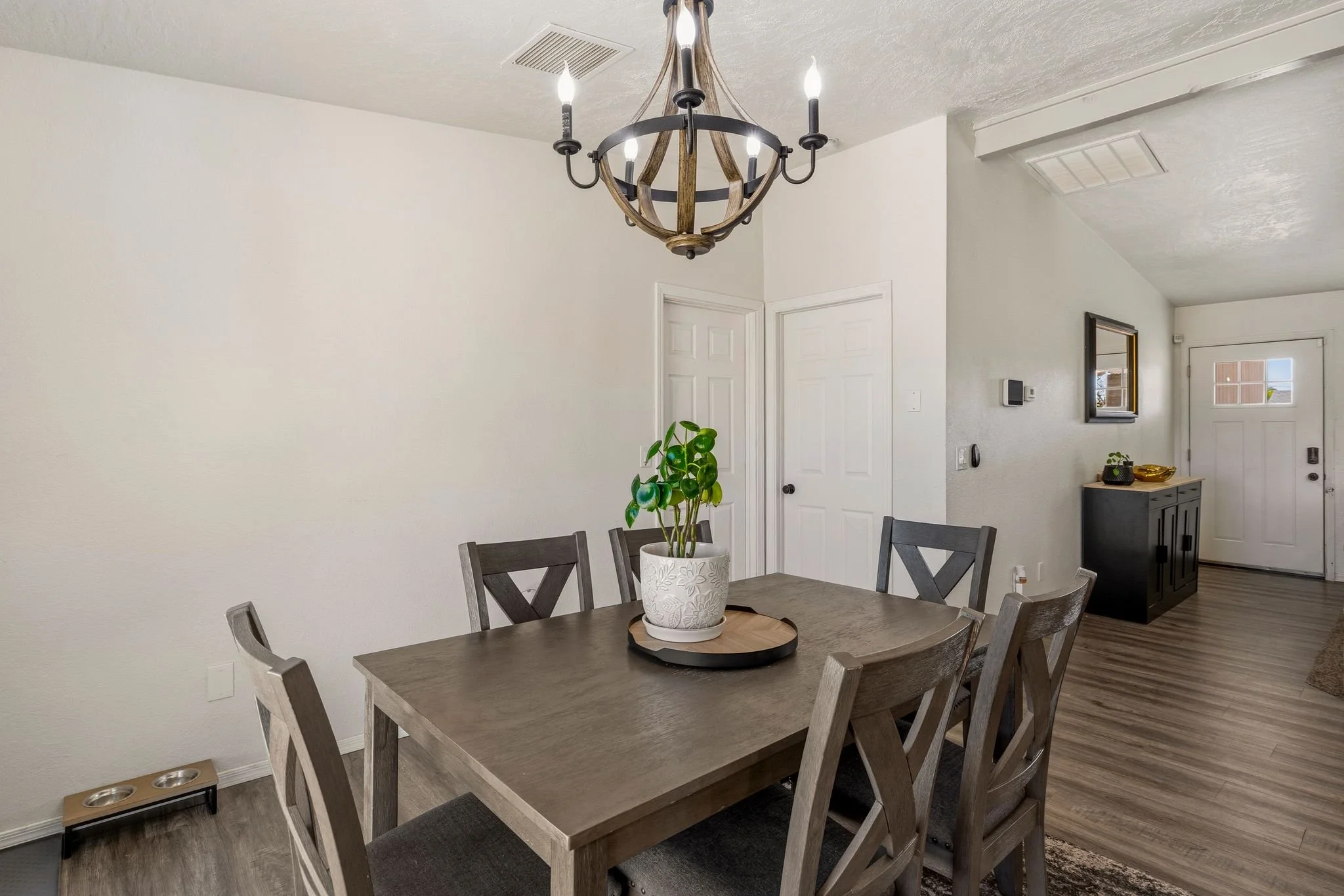 062-Dining Room.jpg