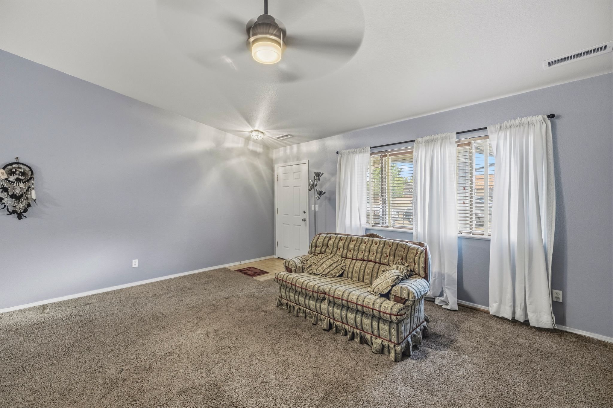 027-Living Room.jpg