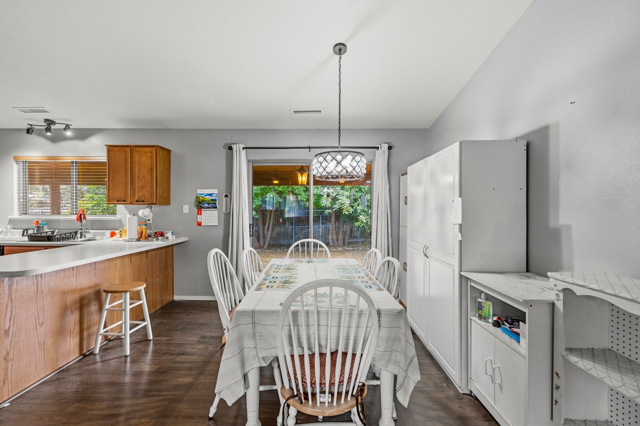 037-Dining Room.jpg