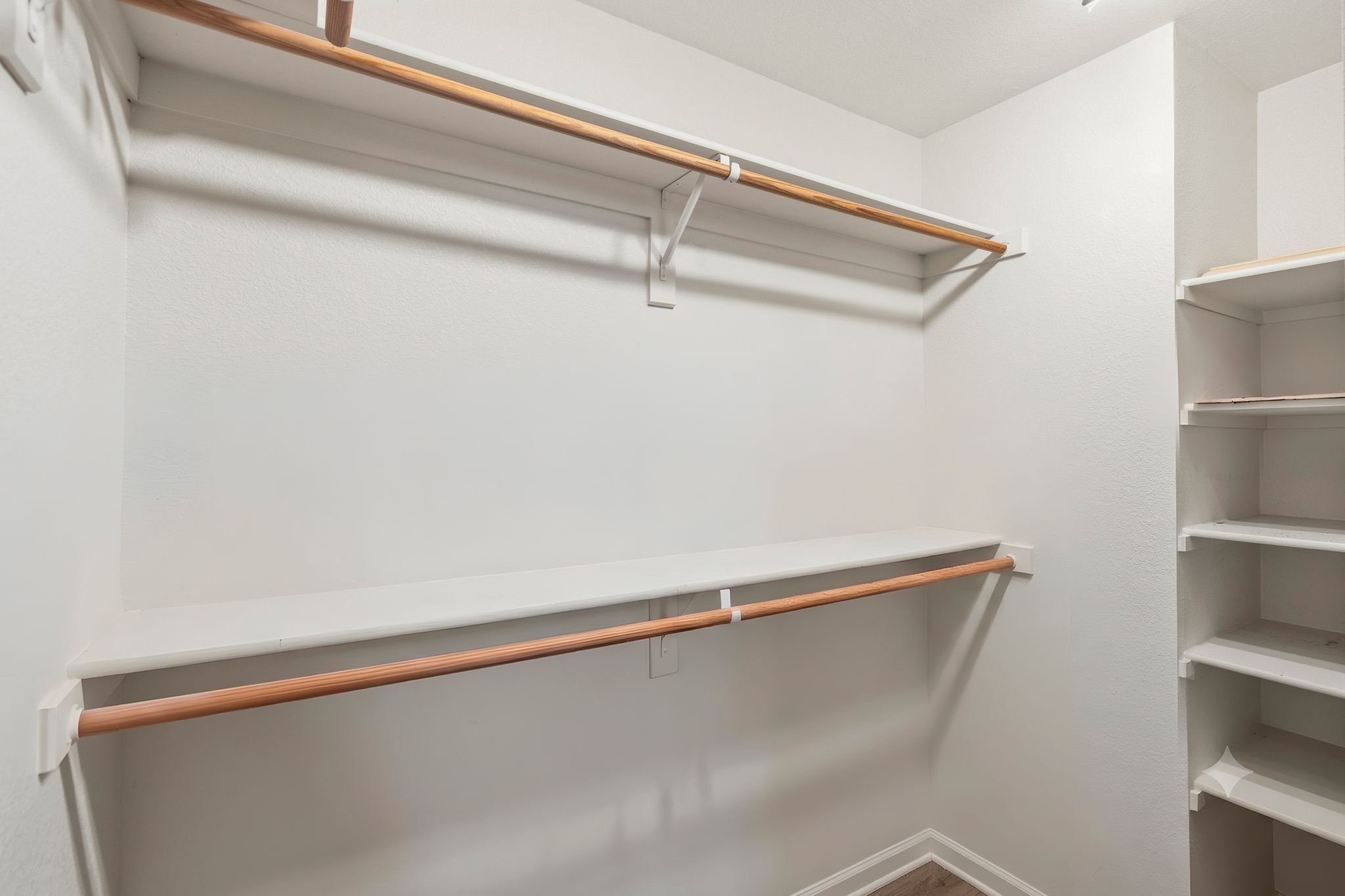 088-Primary Closet.jpg