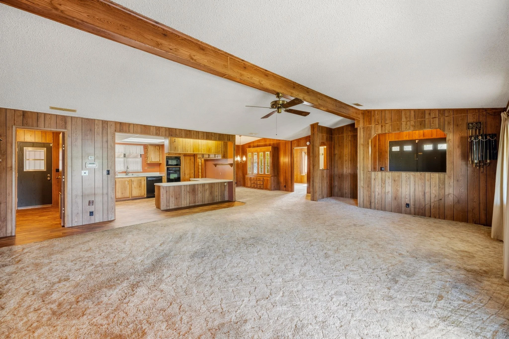037-Living Room.jpg