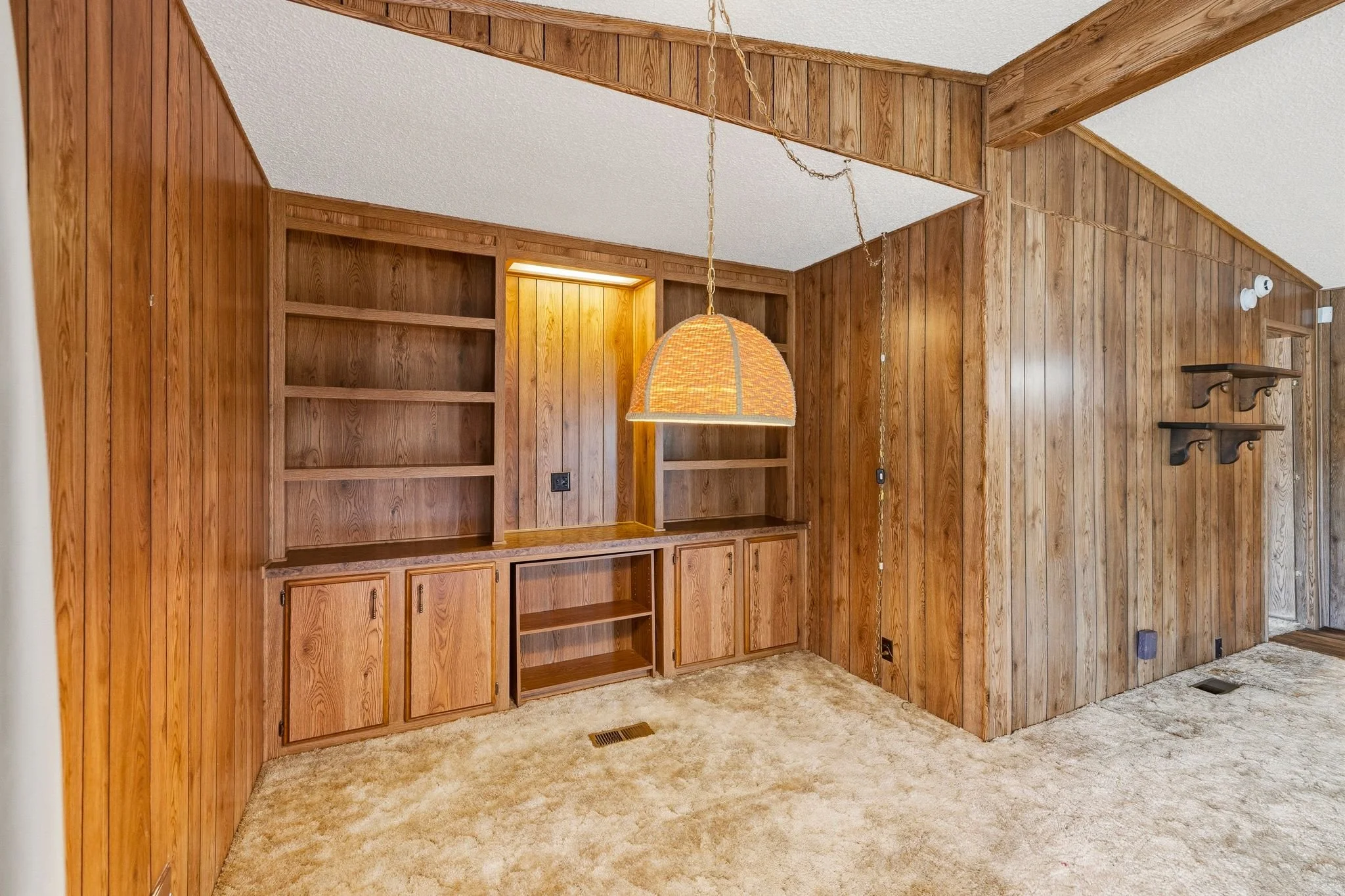 052-Breakfast Nook.jpg