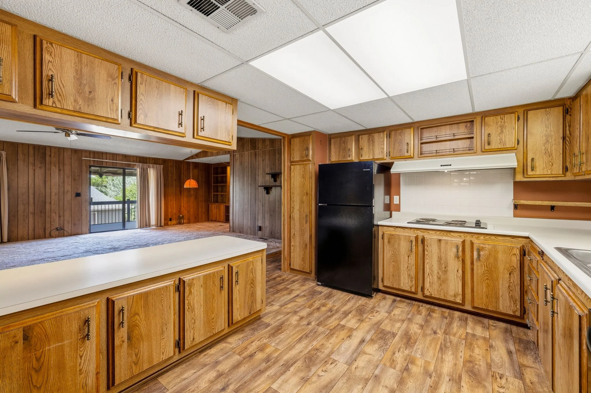 067-Kitchen.jpg