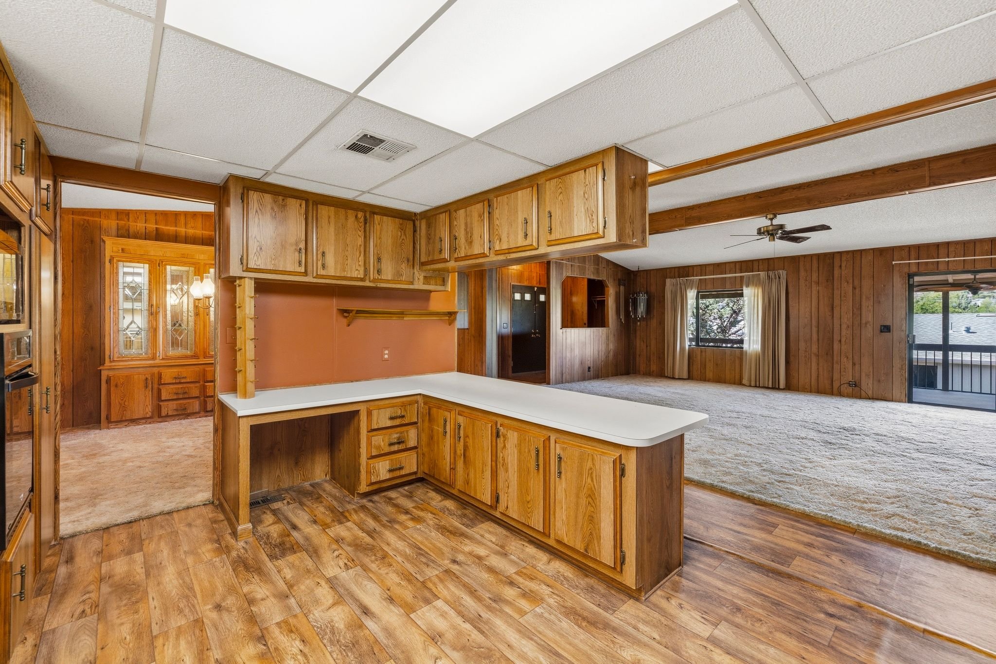 072-Kitchen.jpg