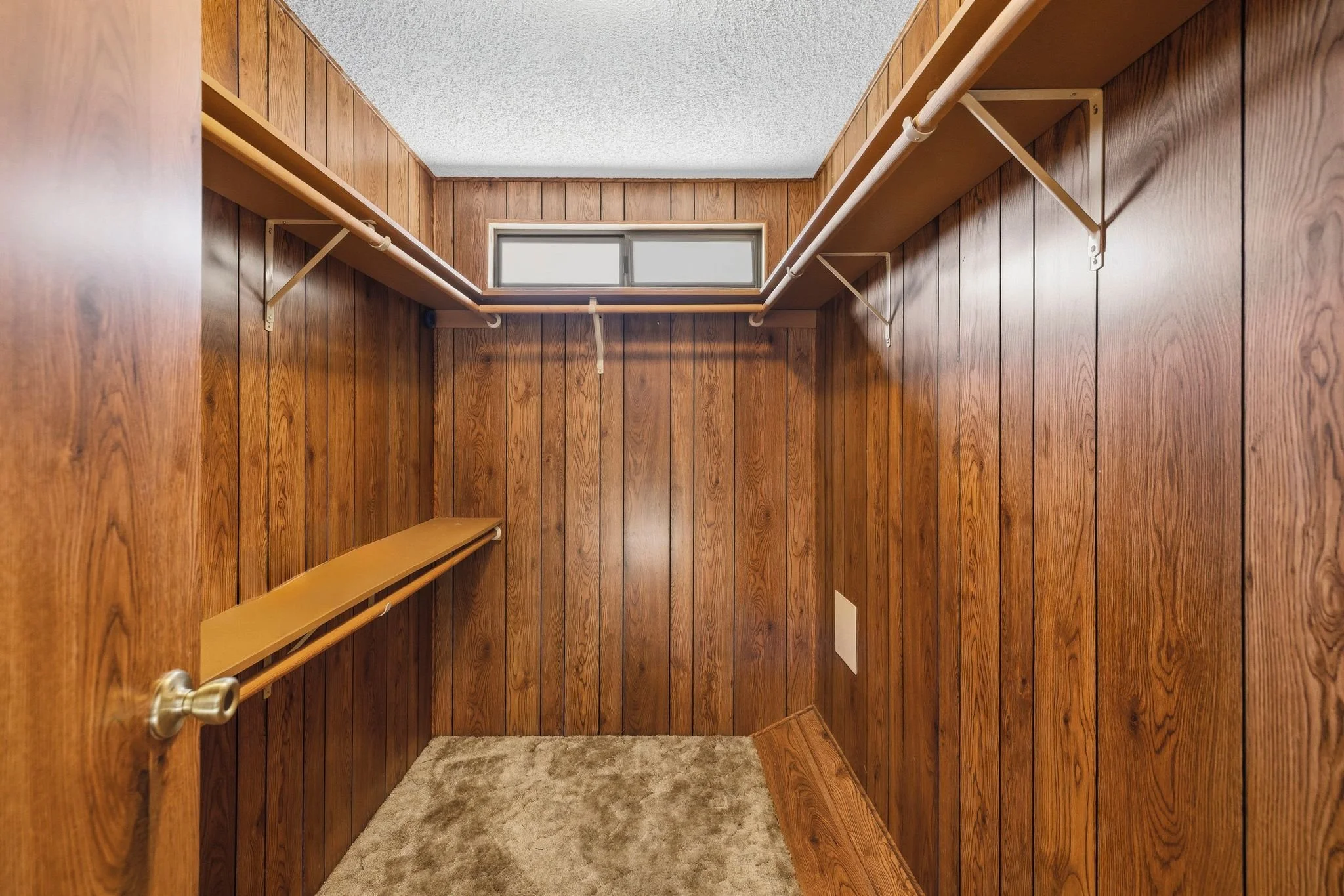 132-Closet.jpg