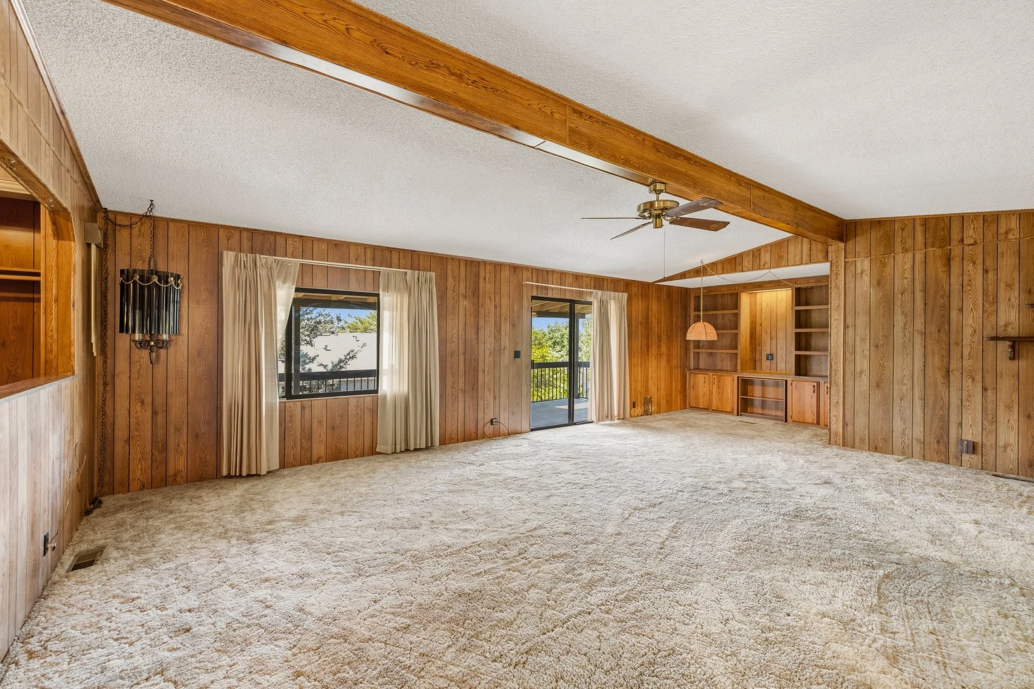 032-Living Room.jpg