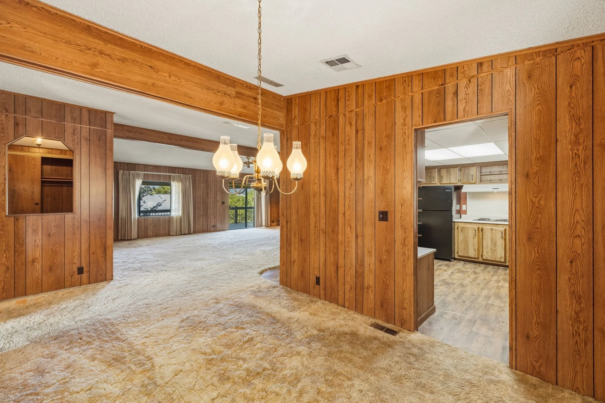 062-Dining Room.jpg