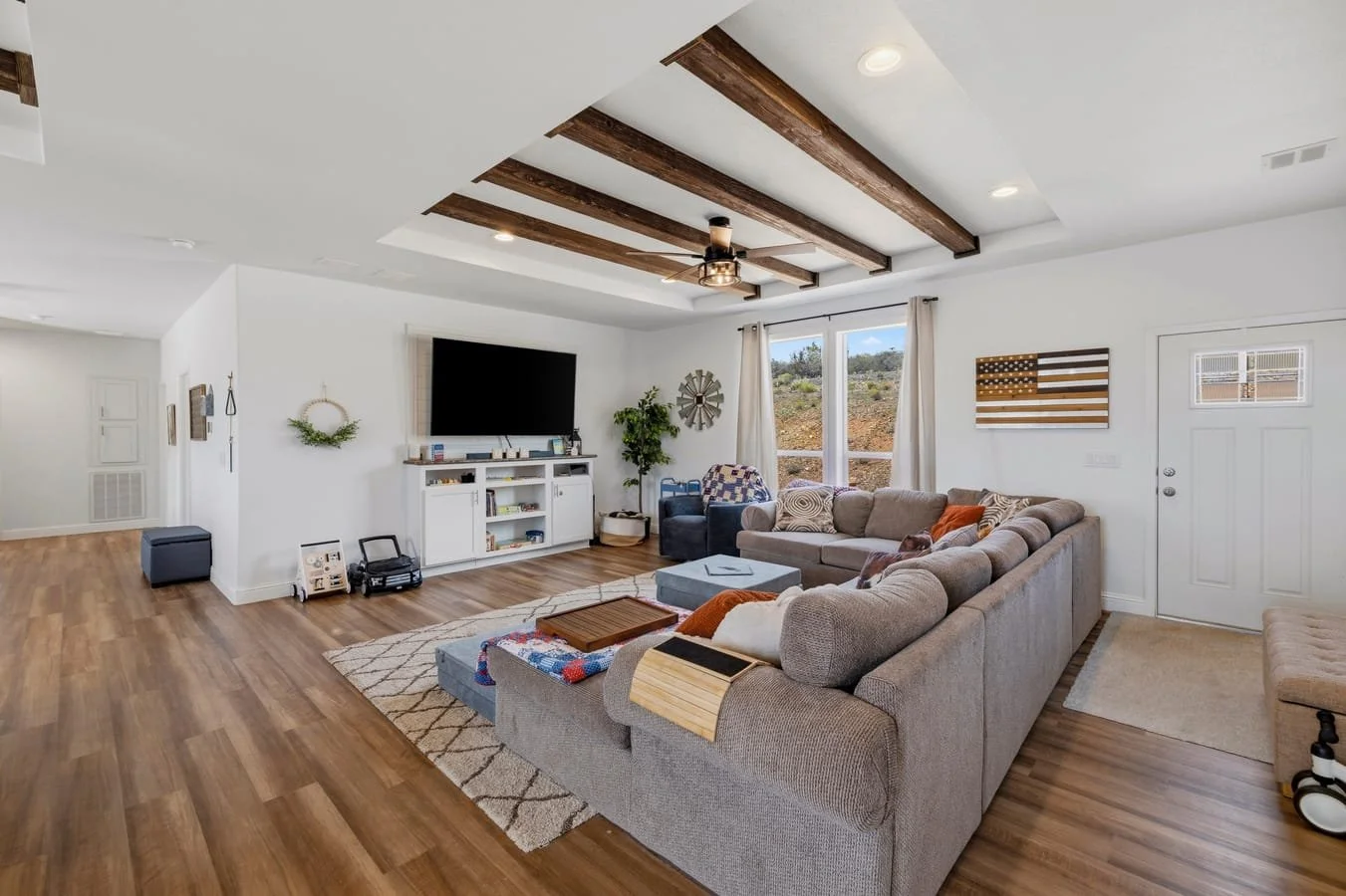 5_mls_022-Living Room.jpg