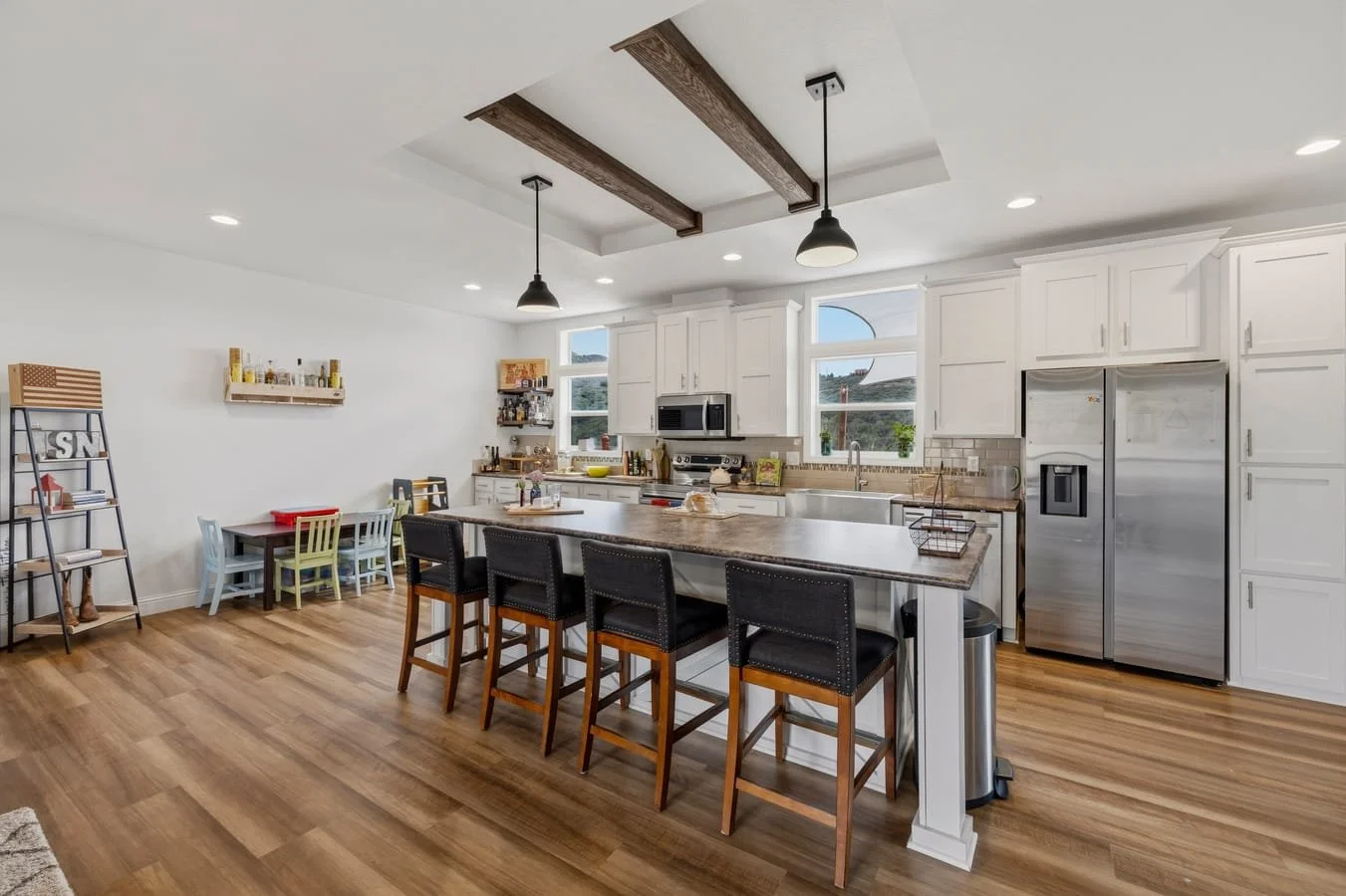 7_mls_032-Kitchen_replaced_camera.jpg
