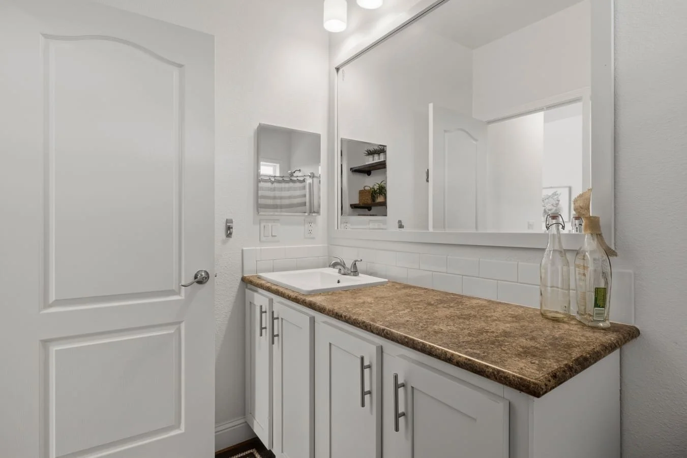 13_mls_062-Bathroom 1.jpg