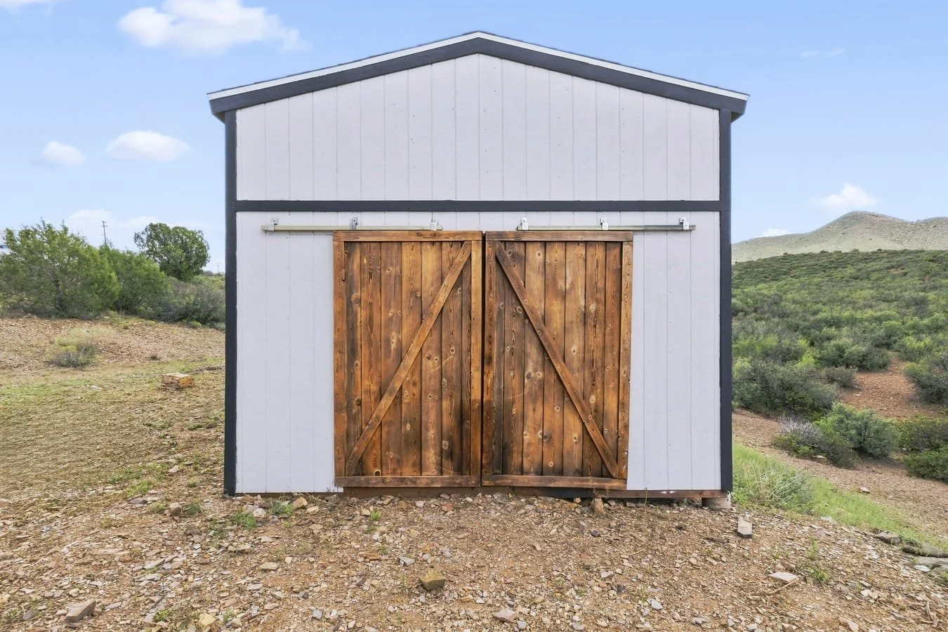 25_mls_122-Shed.jpg
