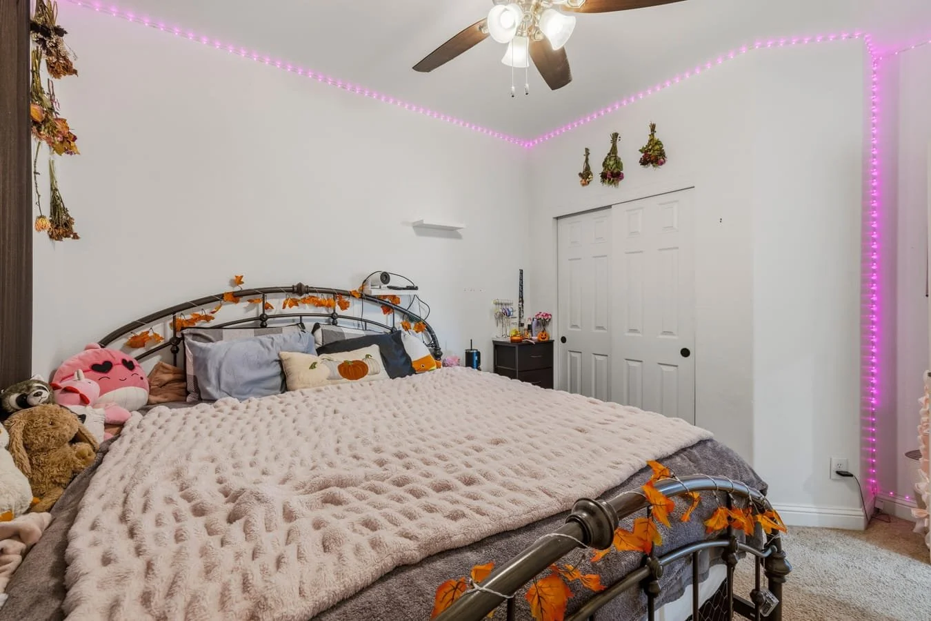 14_mls_067-Bedroom 1.jpg