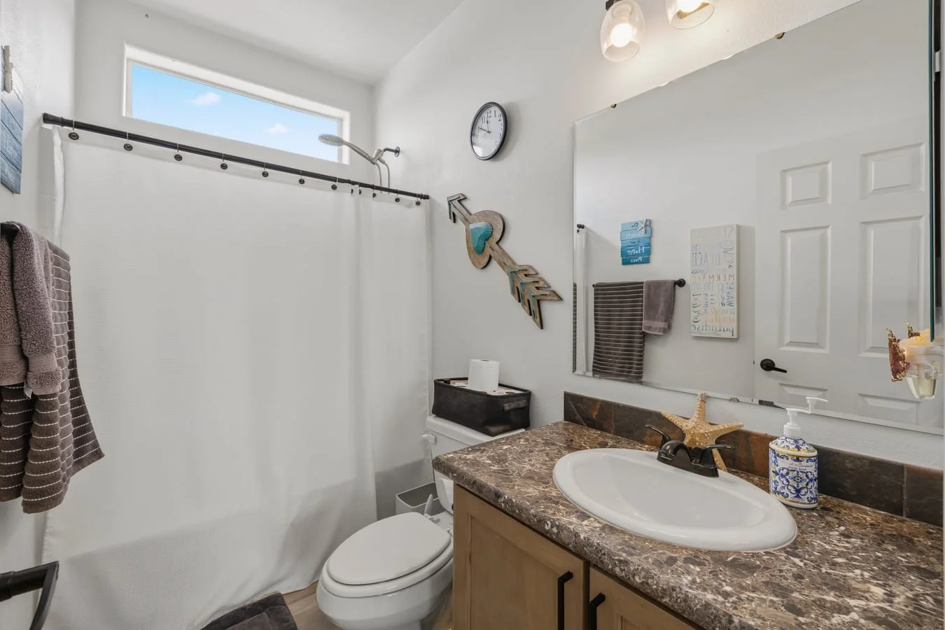 16_mls_077-Bathroom 1.jpg