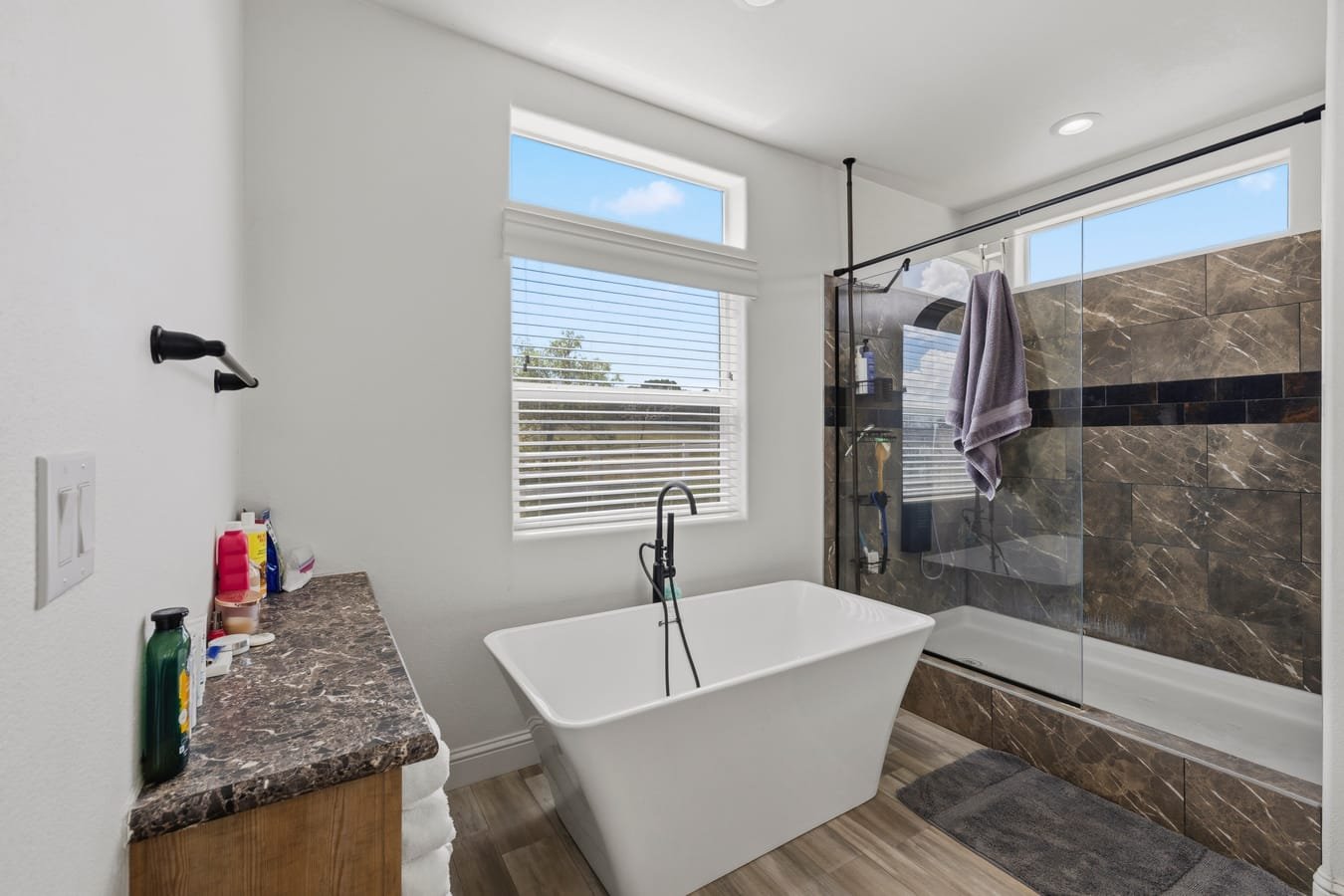 23_mls_112-Primary Bathroom.jpg