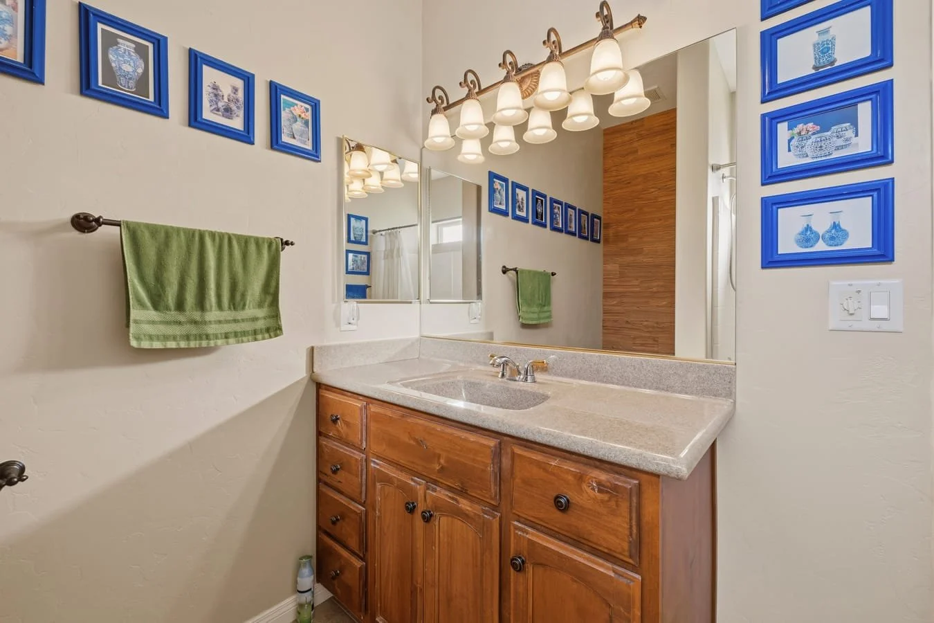 22_mls_107-Bathroom 1.jpg