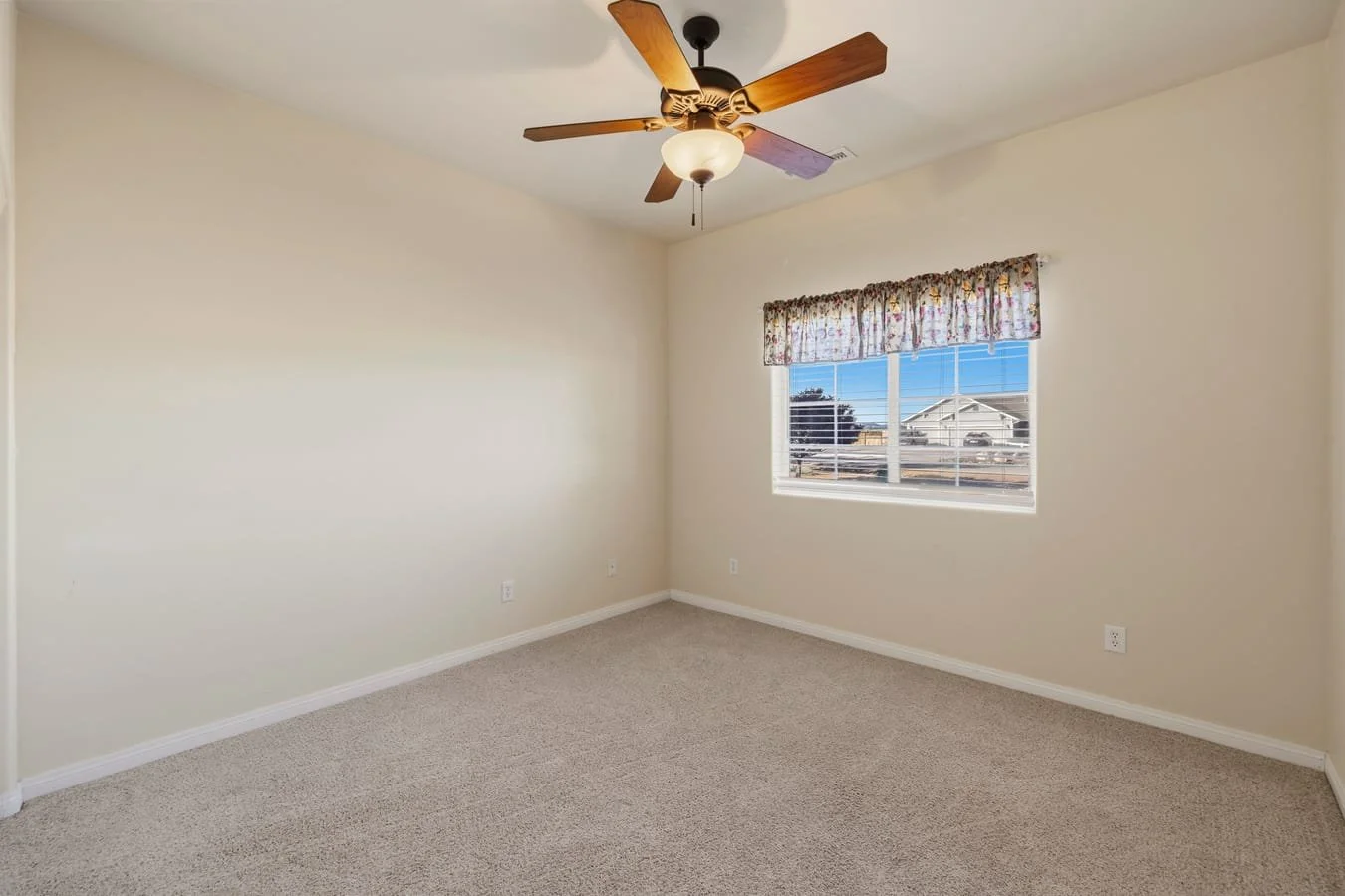 23_mls_112-Bedroom 3.jpg