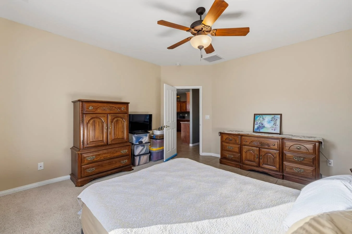 26_mls_127-Primary Bedroom.jpg