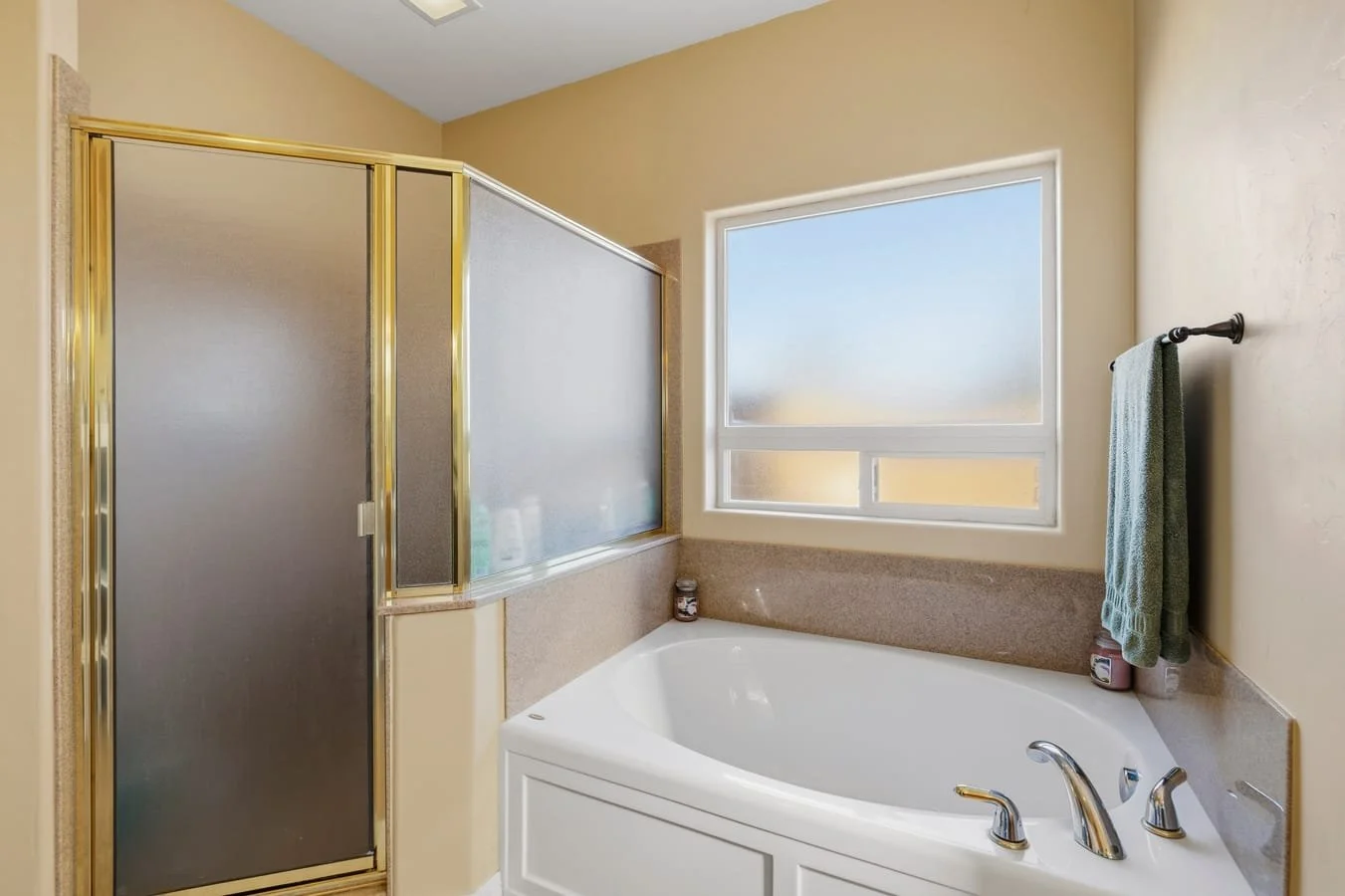 27_mls_132-Primary Bathroom.jpg