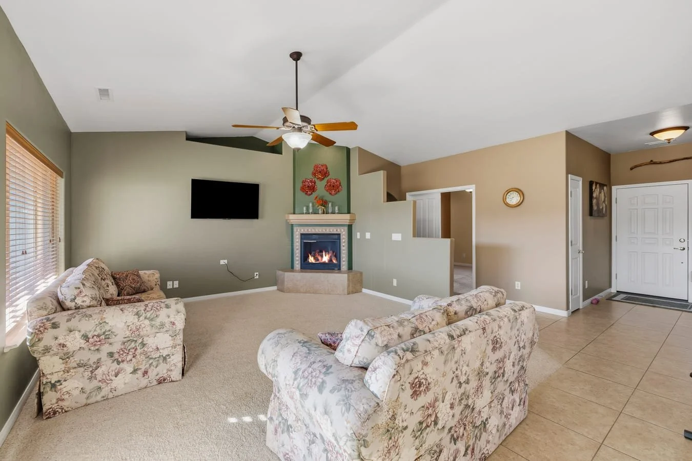 4_mls_017-Living Room.jpg