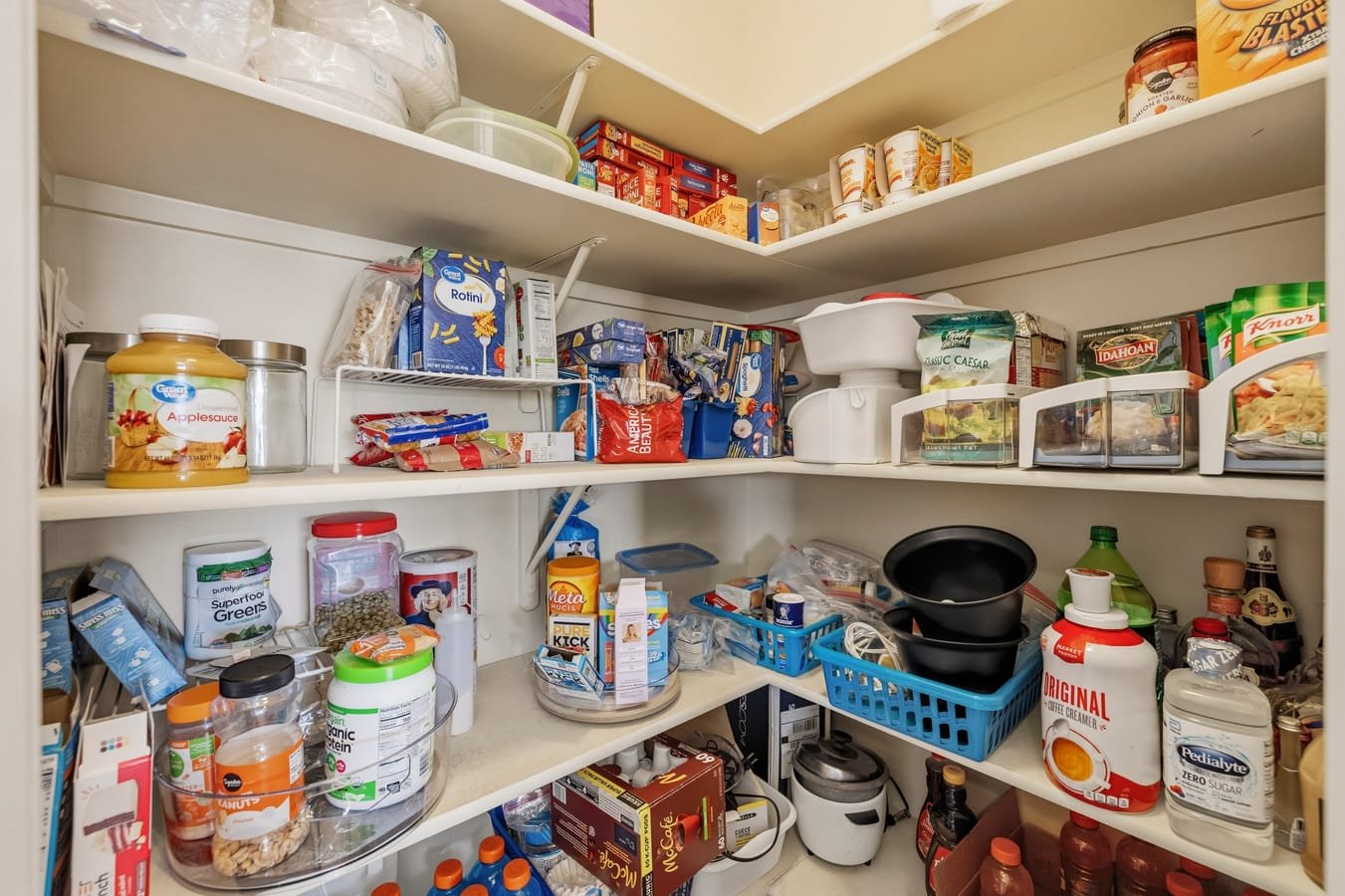 12_mls_057-Pantry.jpg