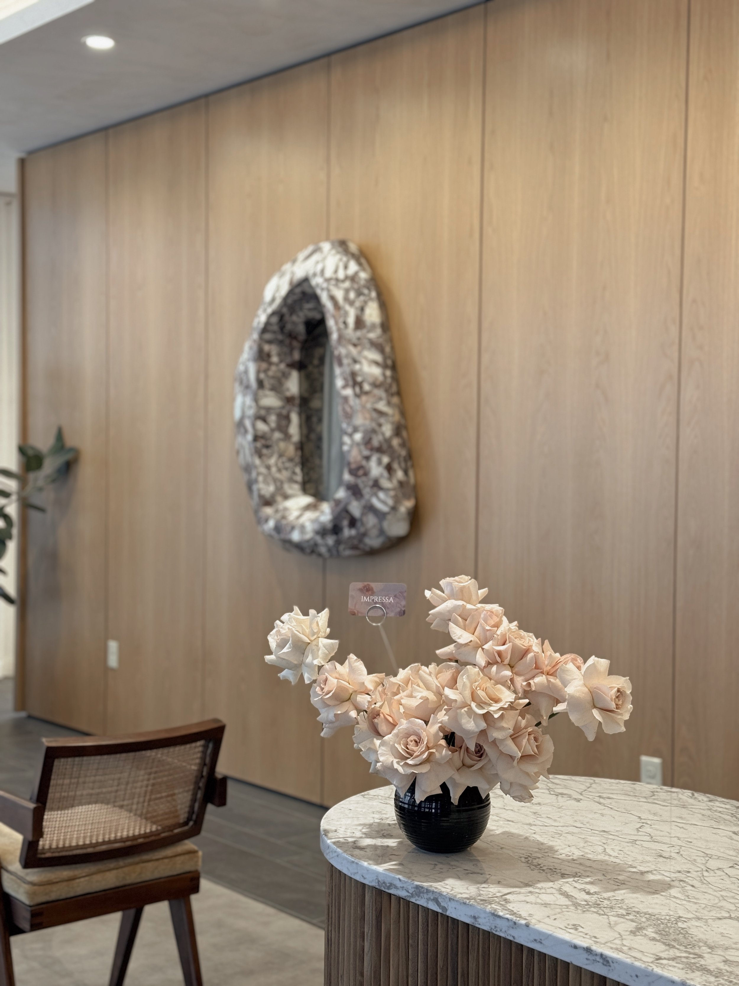 Raye Apartments Front Desk 