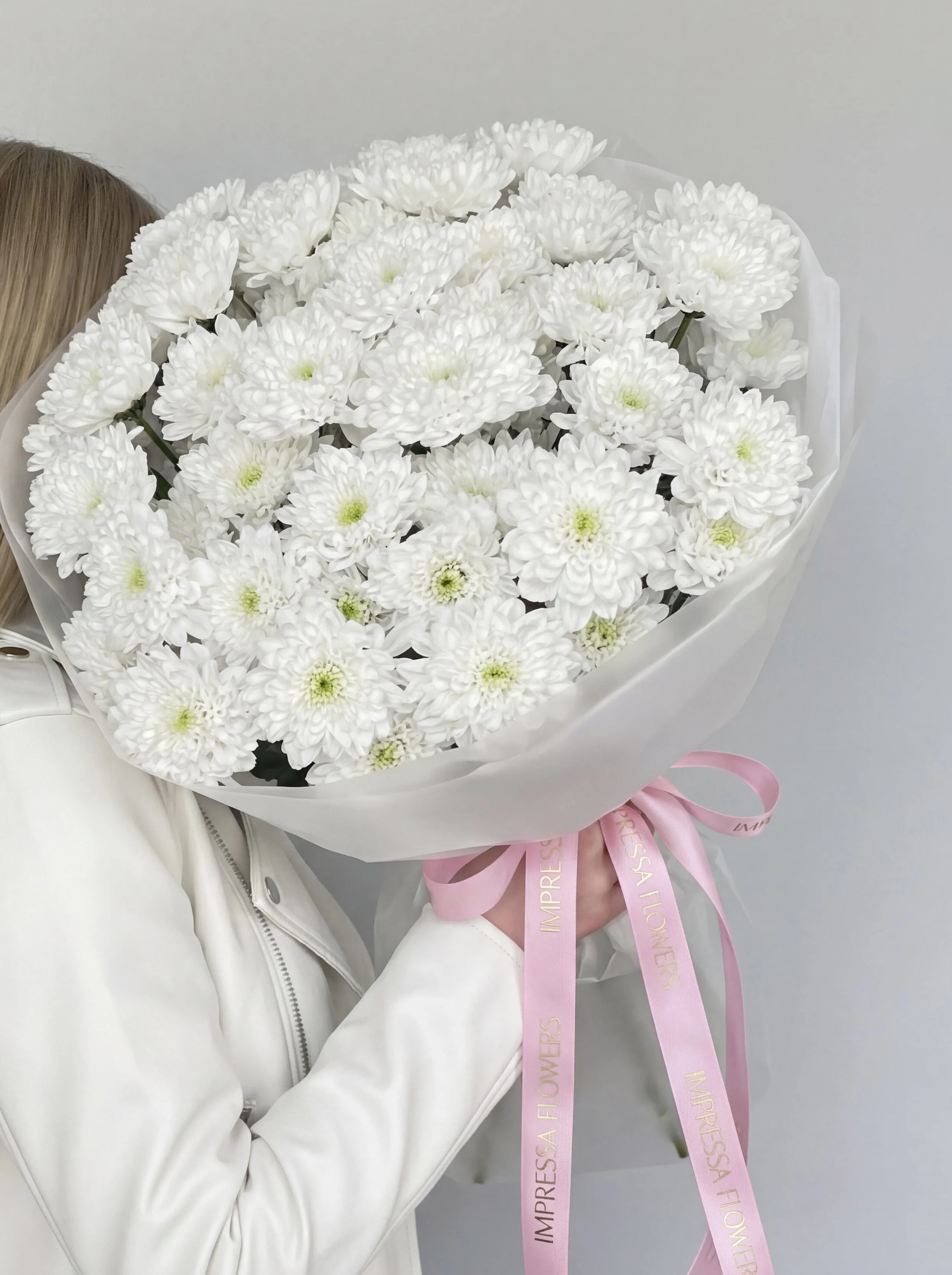 Chrysanthemum Bouquet "The Morning Mist"