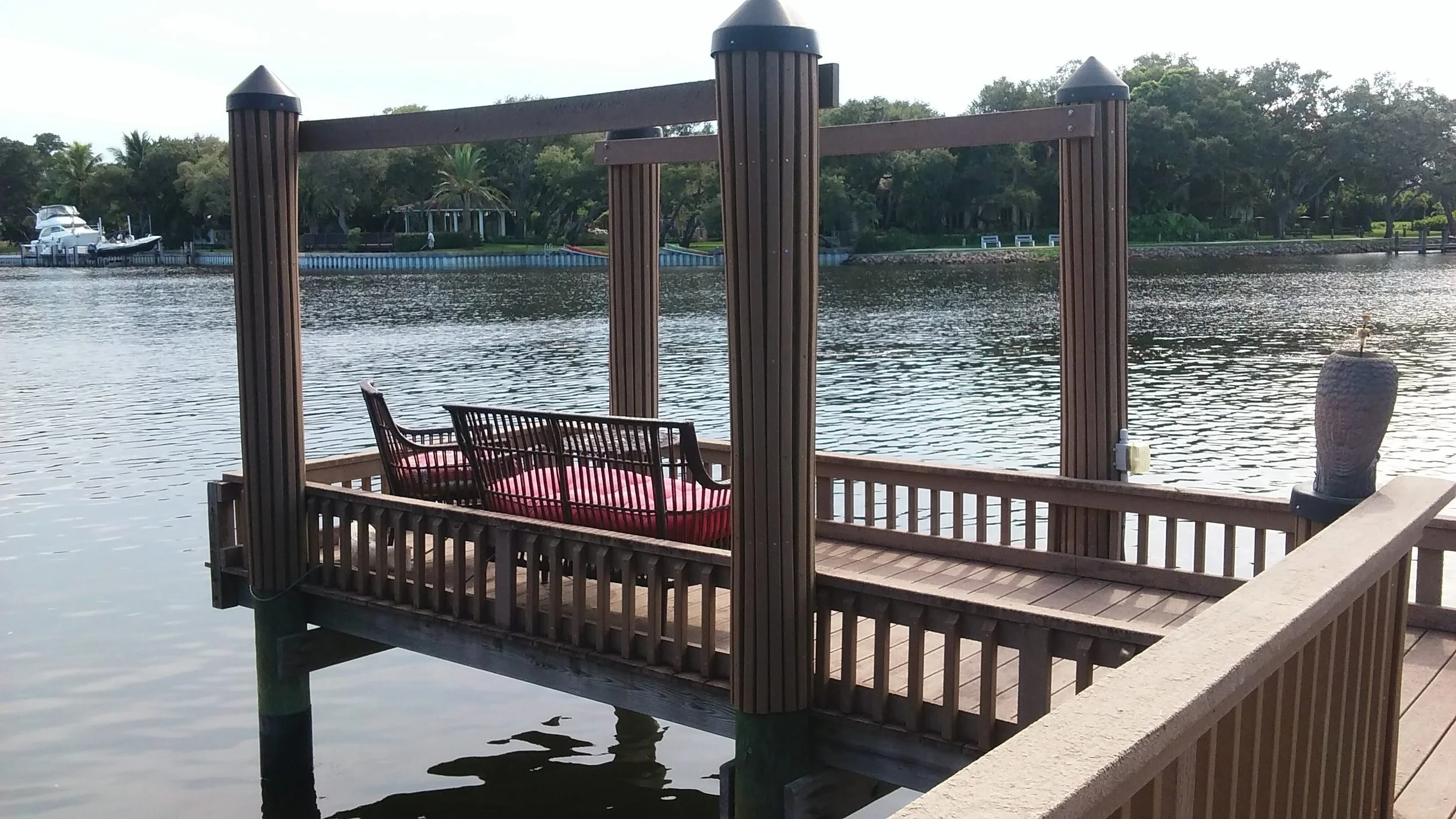 Dock with railing 