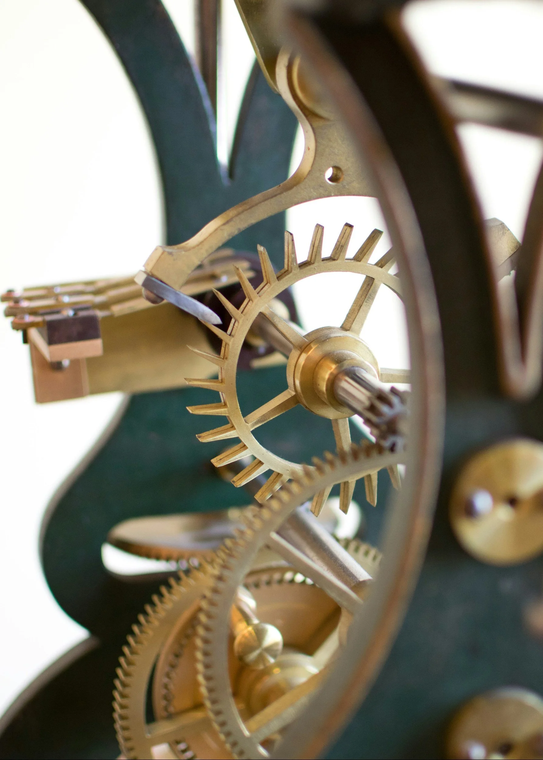 What Causes Power Loss in Mechanical Clocks? Understanding Symptoms, Sources, and Fixes