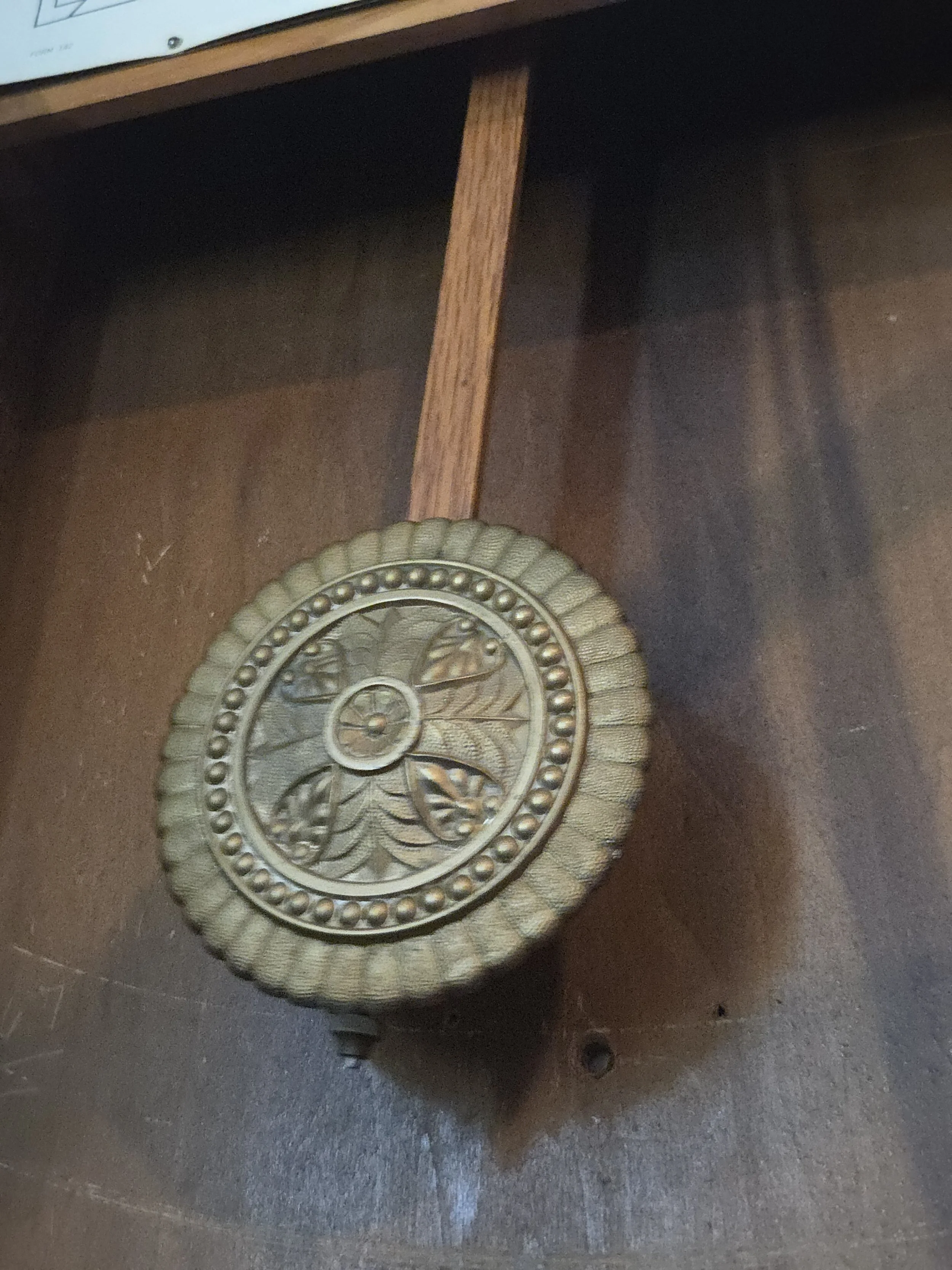 How Pendulum Clocks Keep Time: The Science Behind the Swing