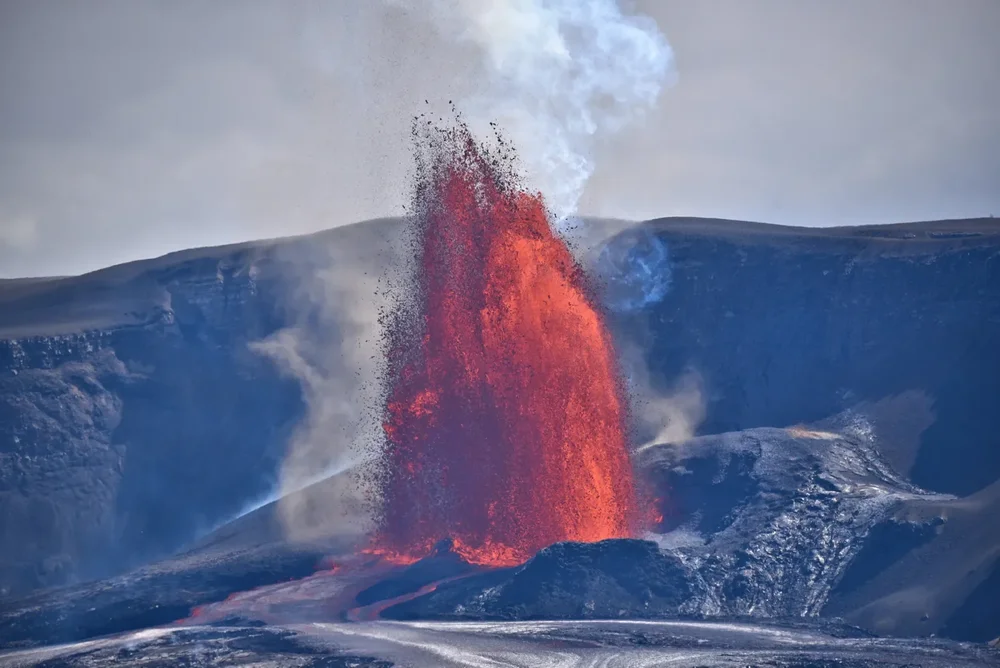 kīlauea-volcano-hawaii-eruption.webp