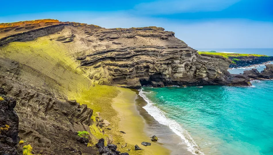 papakolea-green-sand-beach-big-island.webp