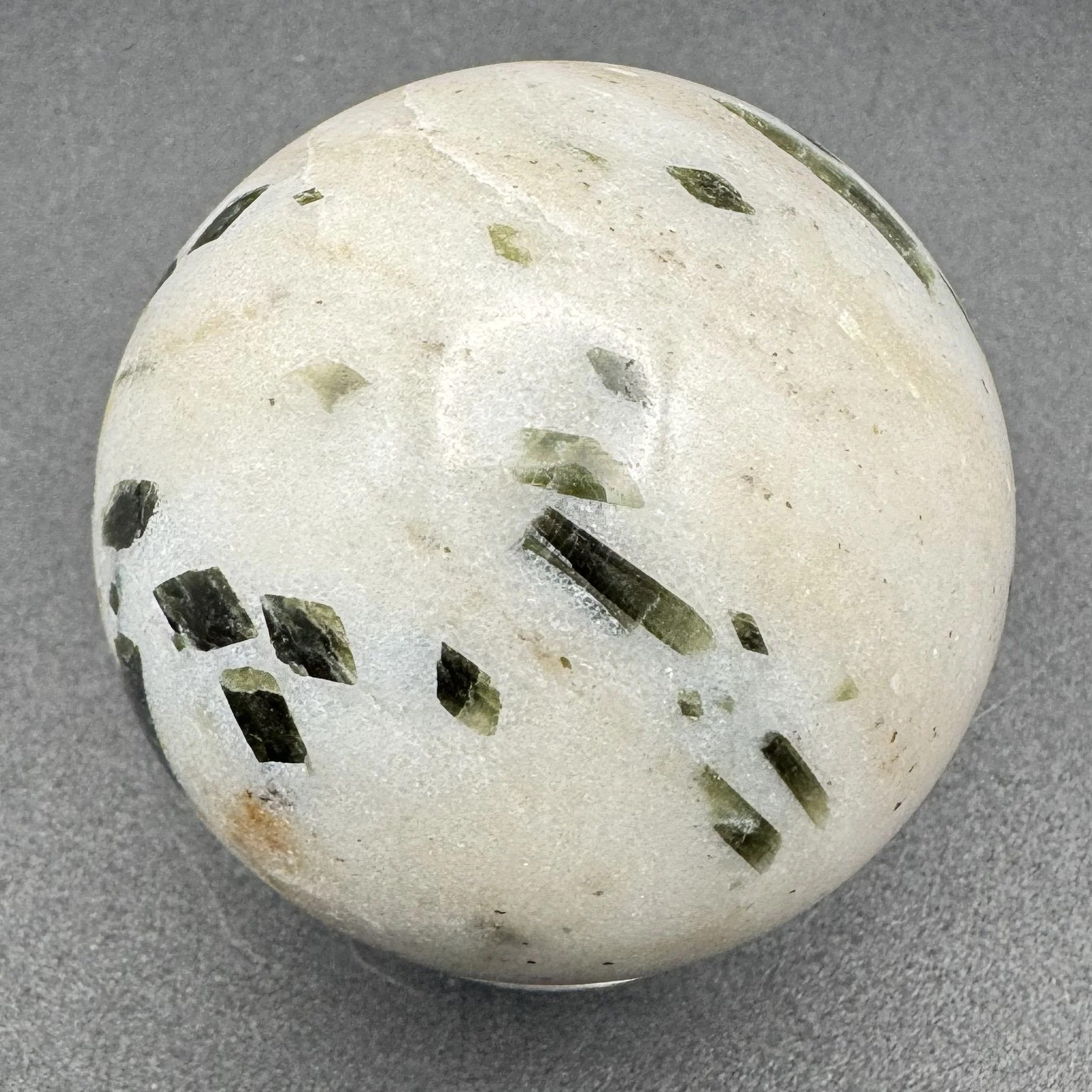Tourmaline and Epidote in quartz sphere F - 3.jpg